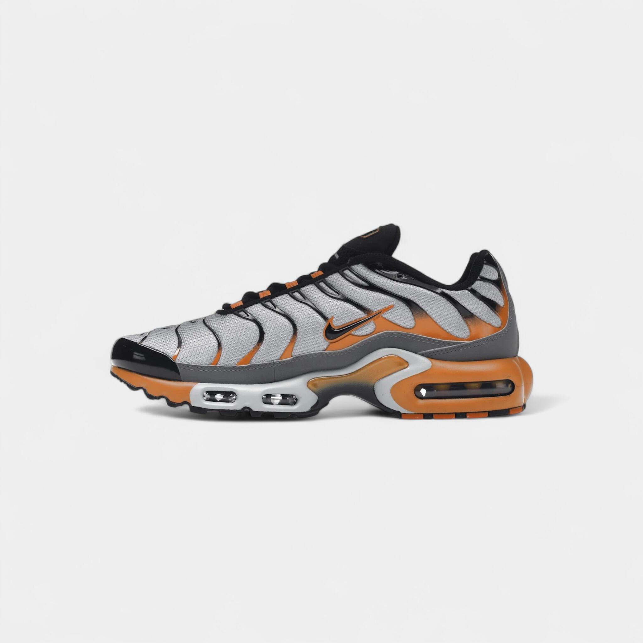 Nike Air Max Plus Grey Orange 4/4