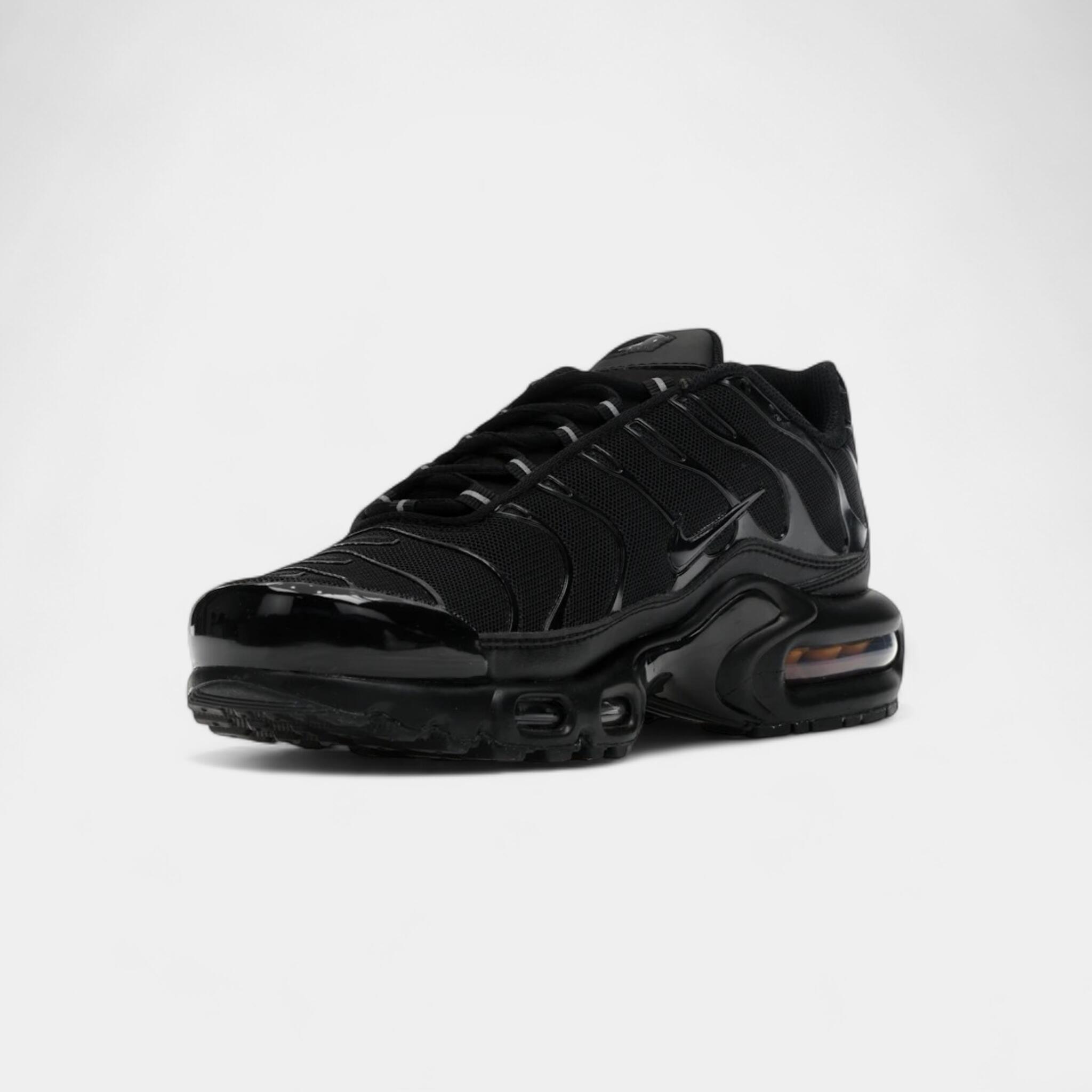 Nike Air Max Plus Triple Black (Women's) 3/4
