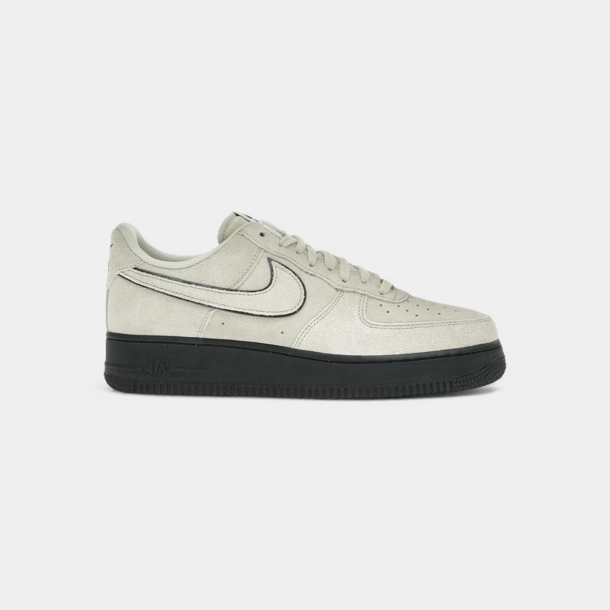 Nike Air Force 1 '07 LV8 Light Khaki Black 1/5