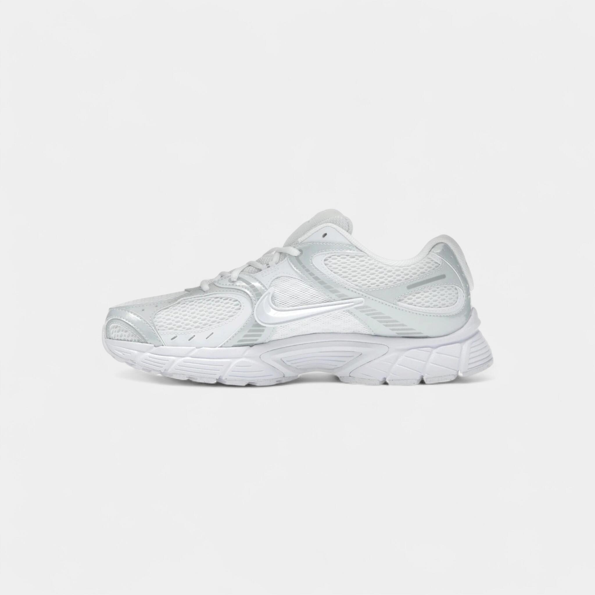 Nike V5 RNR White Black Metallic Silver (Women's) 4/5