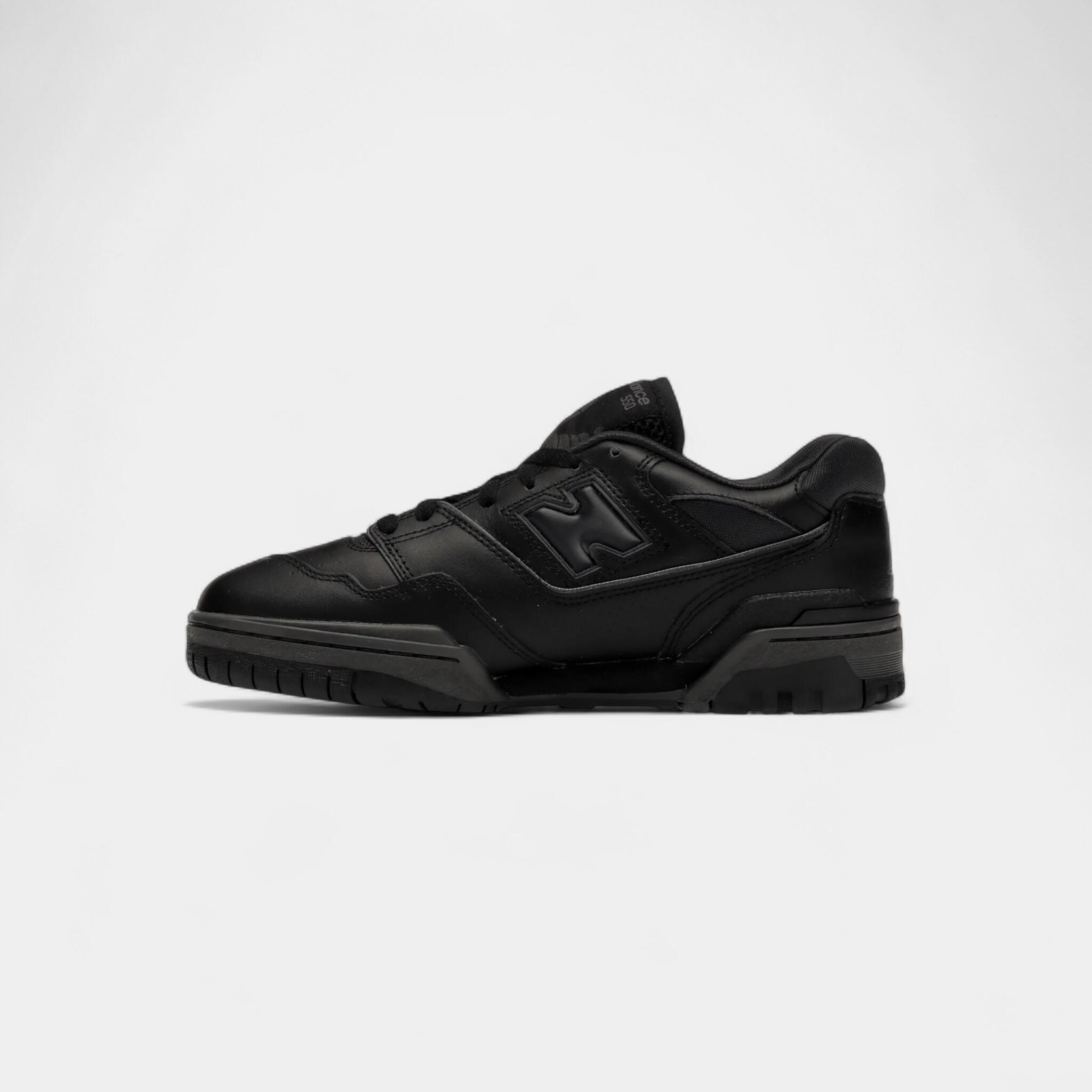 New Balance 550 Triple Black 4/5
