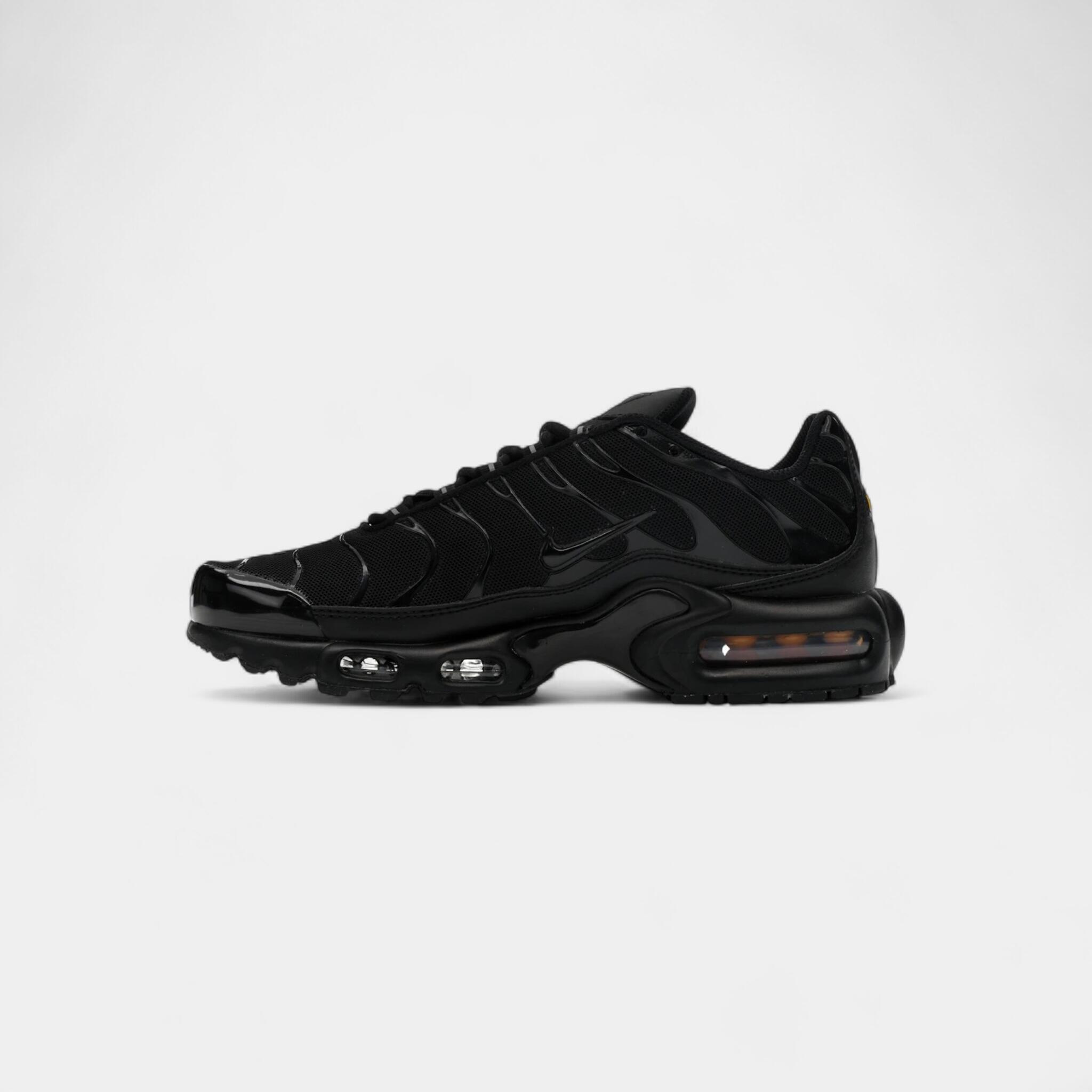 Nike Air Max Plus Triple Black (Women's) 4/4