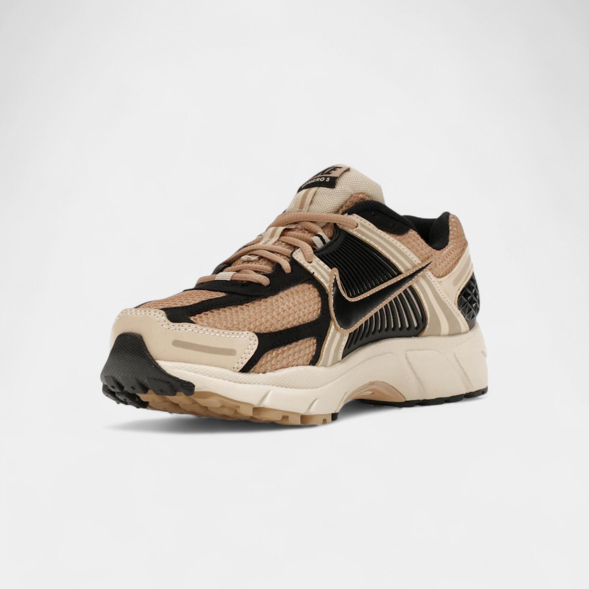 Nike Zoom Vomero 5 Sanddrift (Women's) 3/5