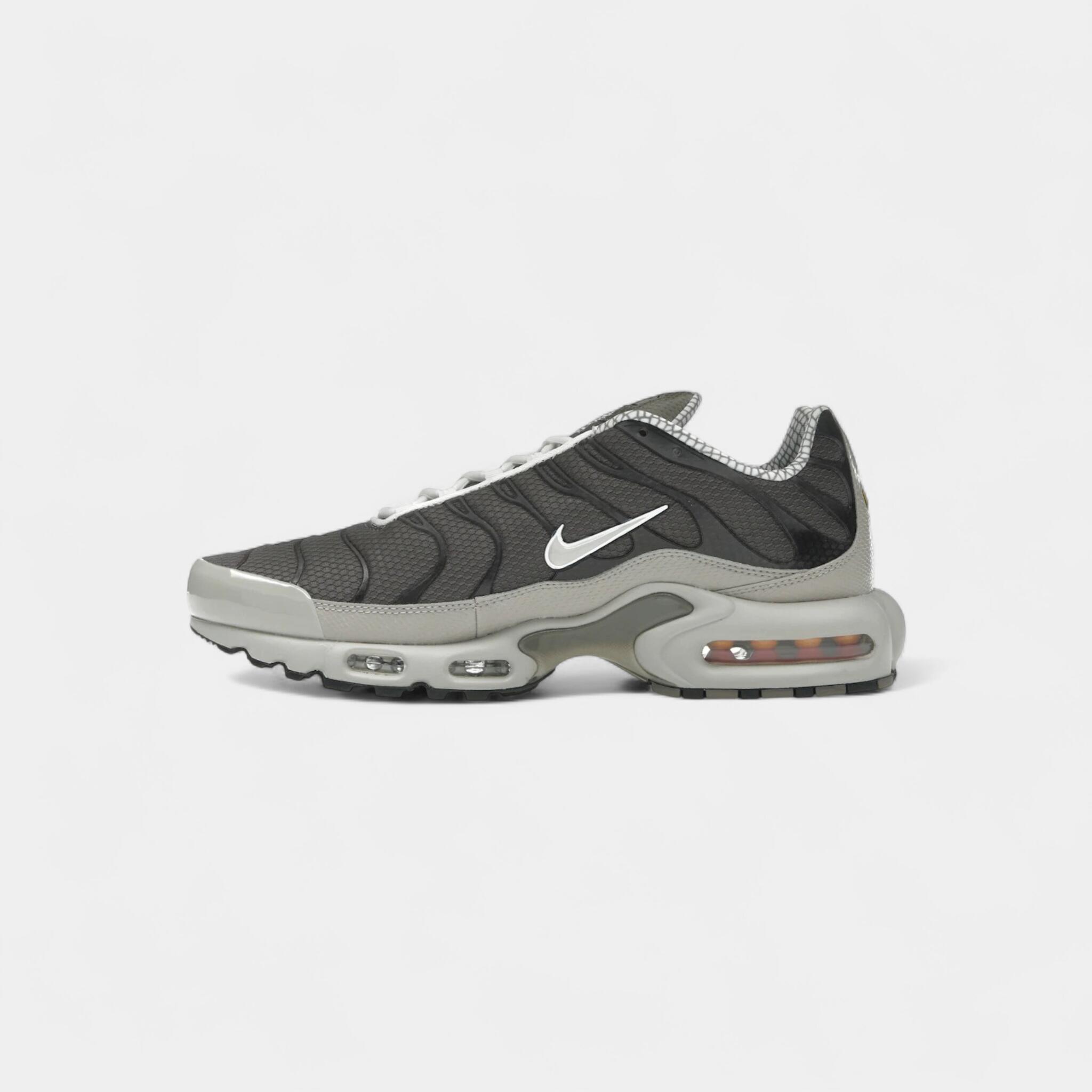 Nike Air Max Plus Year of the Snake 4/4