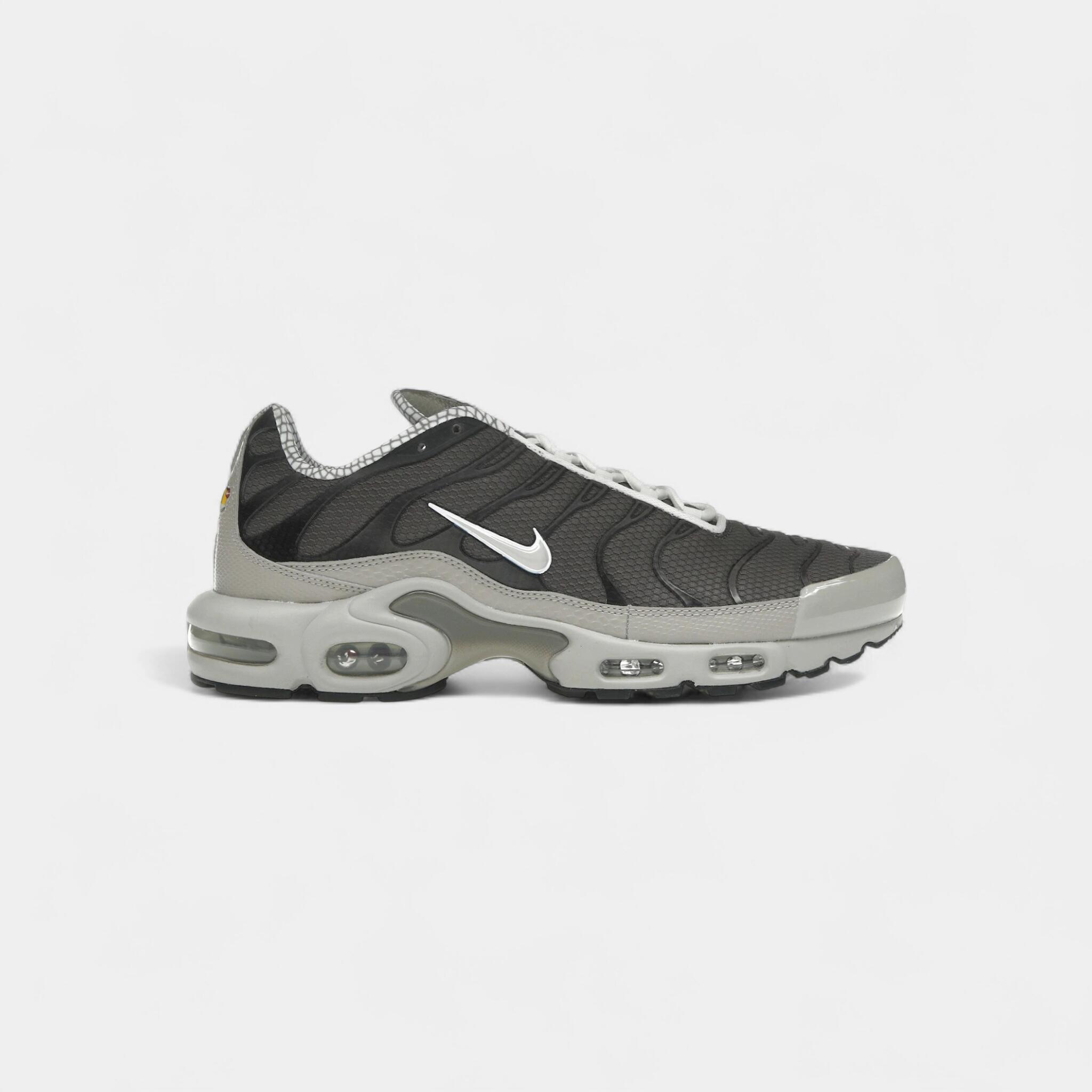 Nike Air Max Plus Year of the Snake 1/4