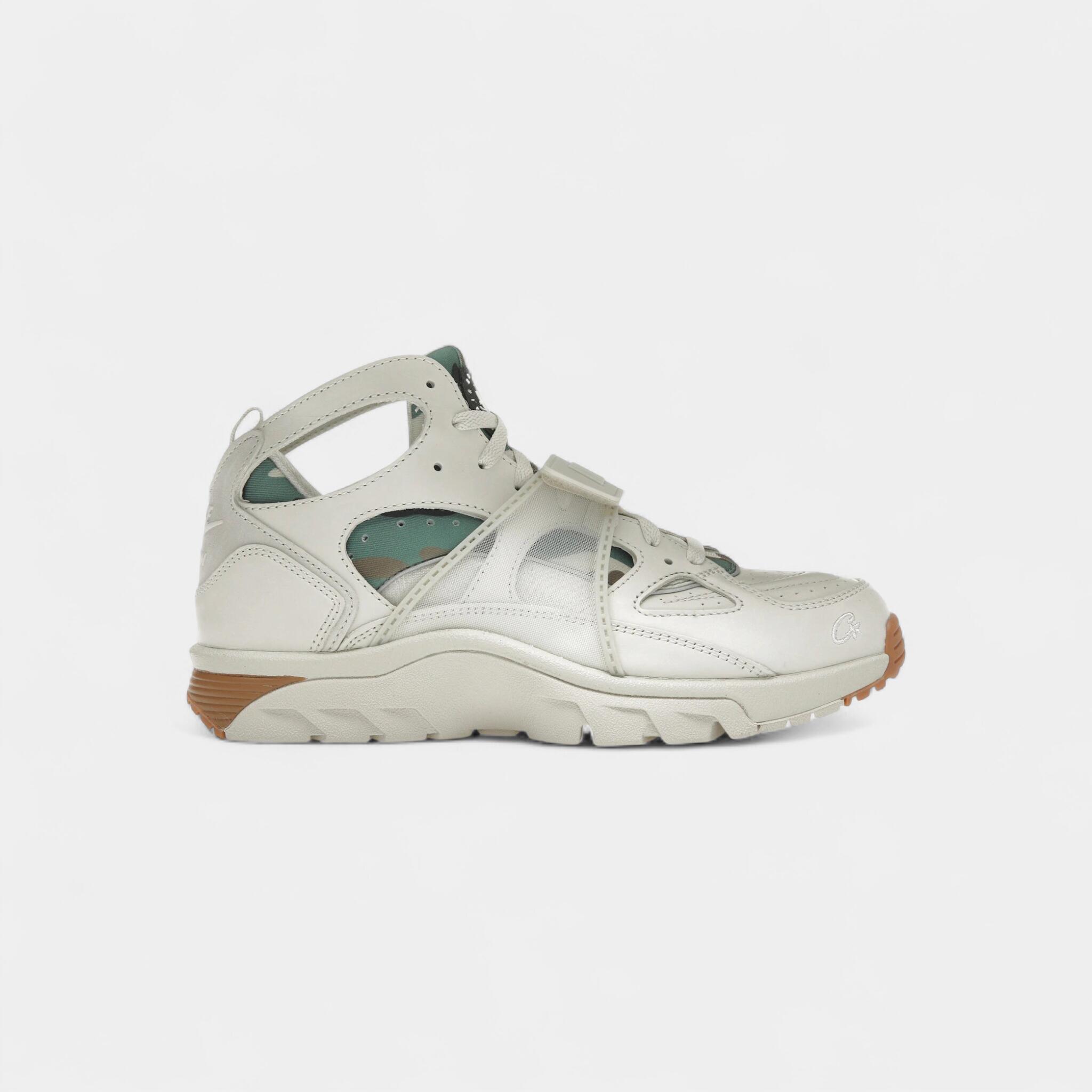 Nike Air Trainer Huarache Corteiz Light Bone 1/5
