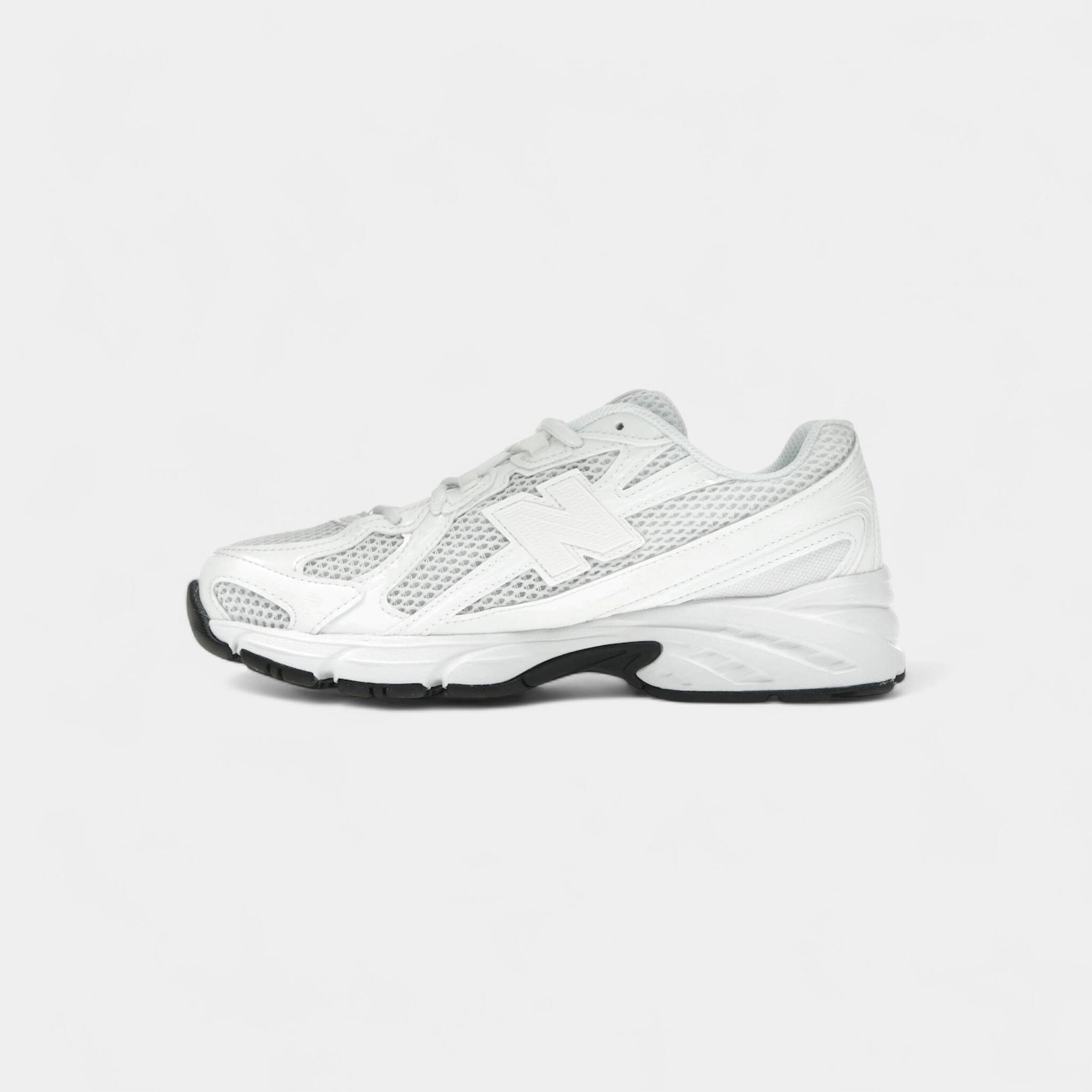 New Balance 740 Triple White 4/5