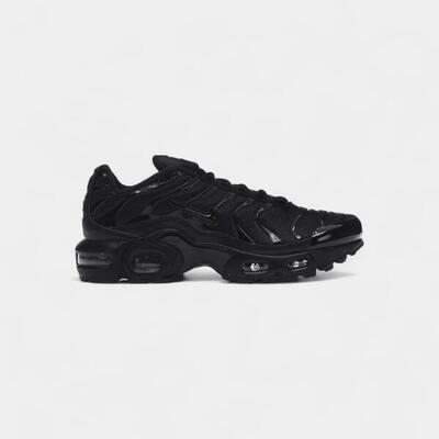 Nike air max plus triple black (gs)
