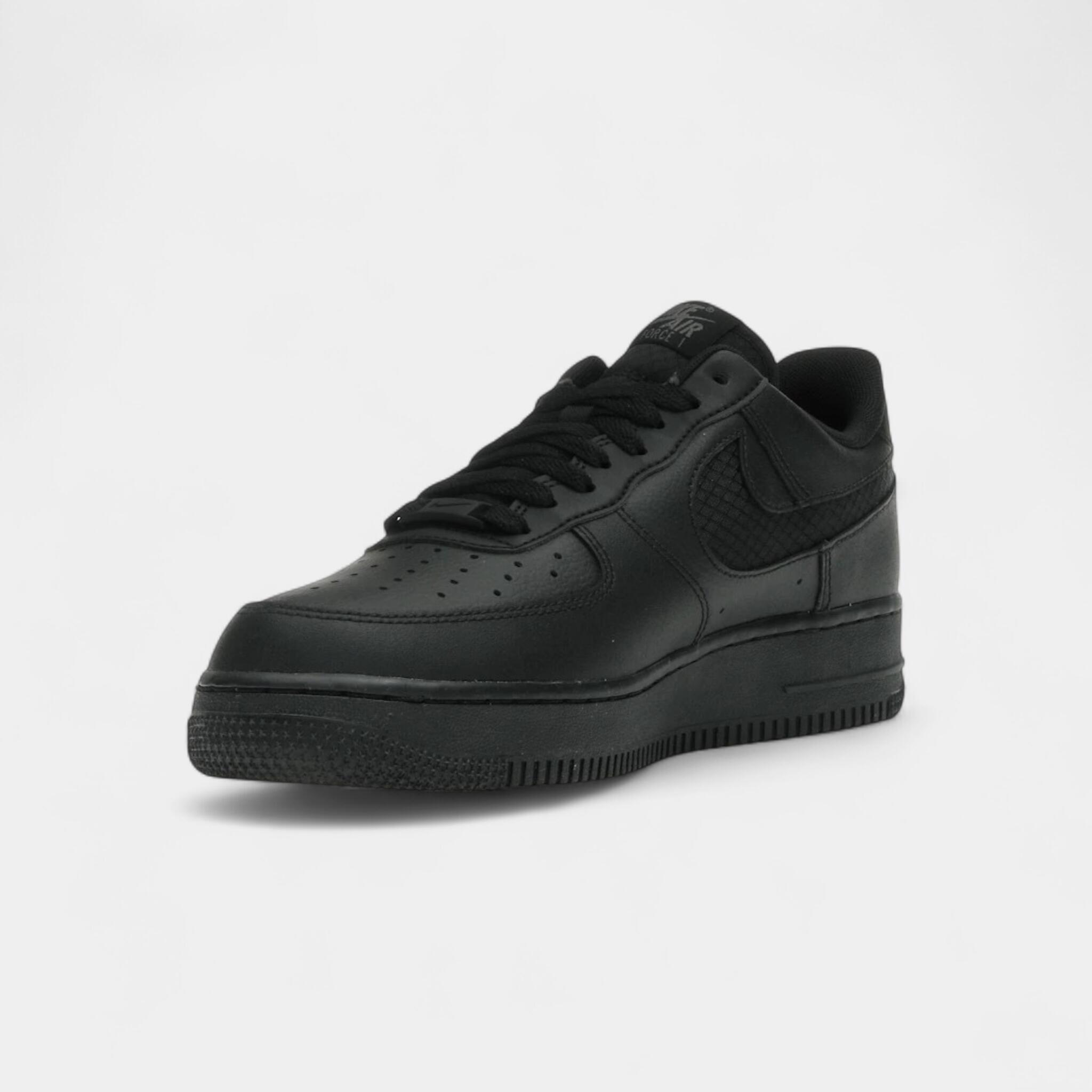 Nike Air Force 1 Low SE Triple Black Ripstop 3/5