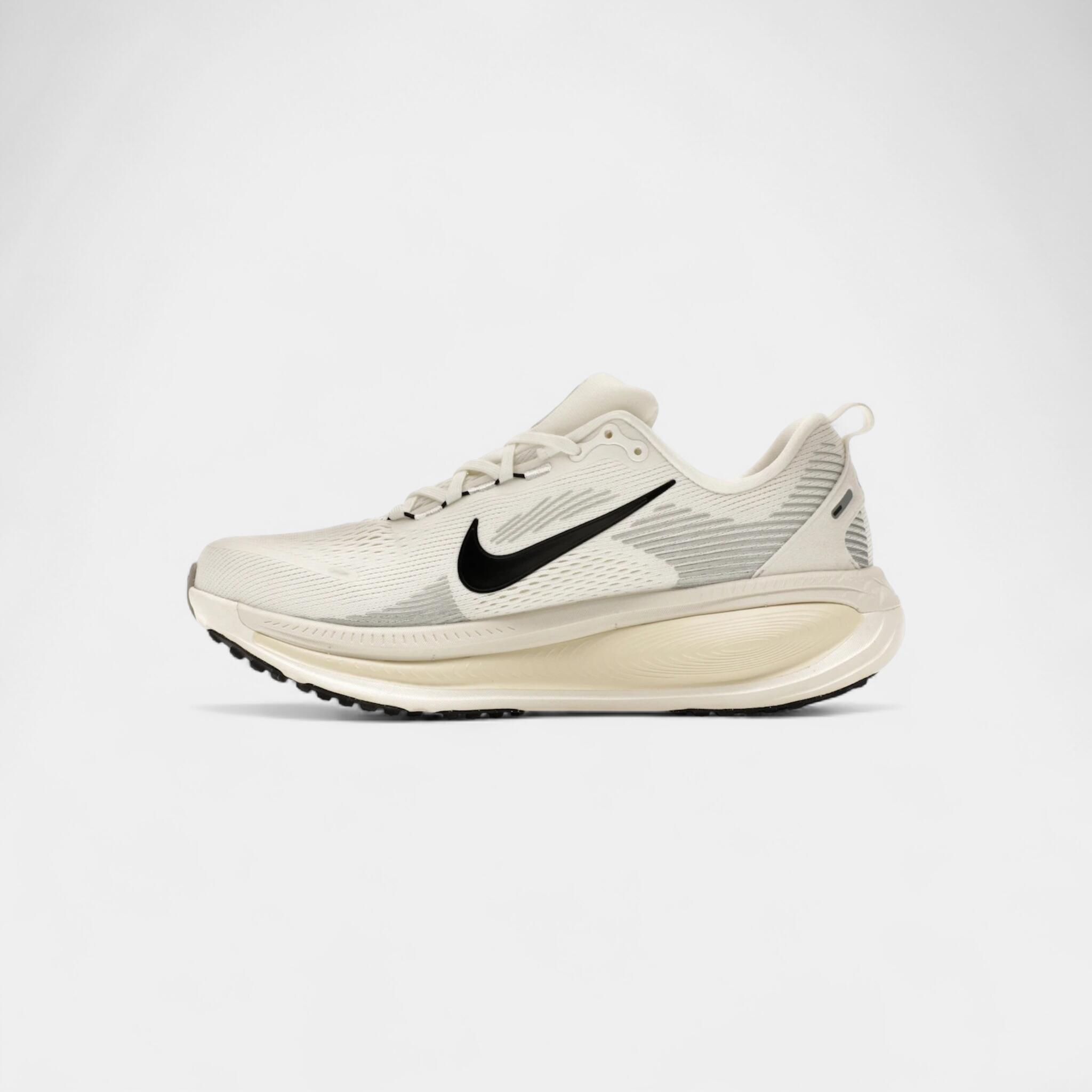Nike Vomero 18 Summit White Coconut Milk 4/4
