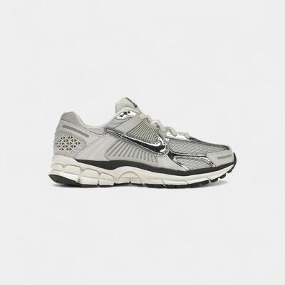 Nike zoom vomero 5 photon dust metallic silver (women's)