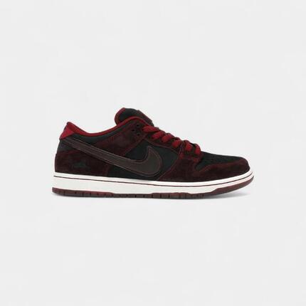Nike SB Dunk Low Riot Skateshop