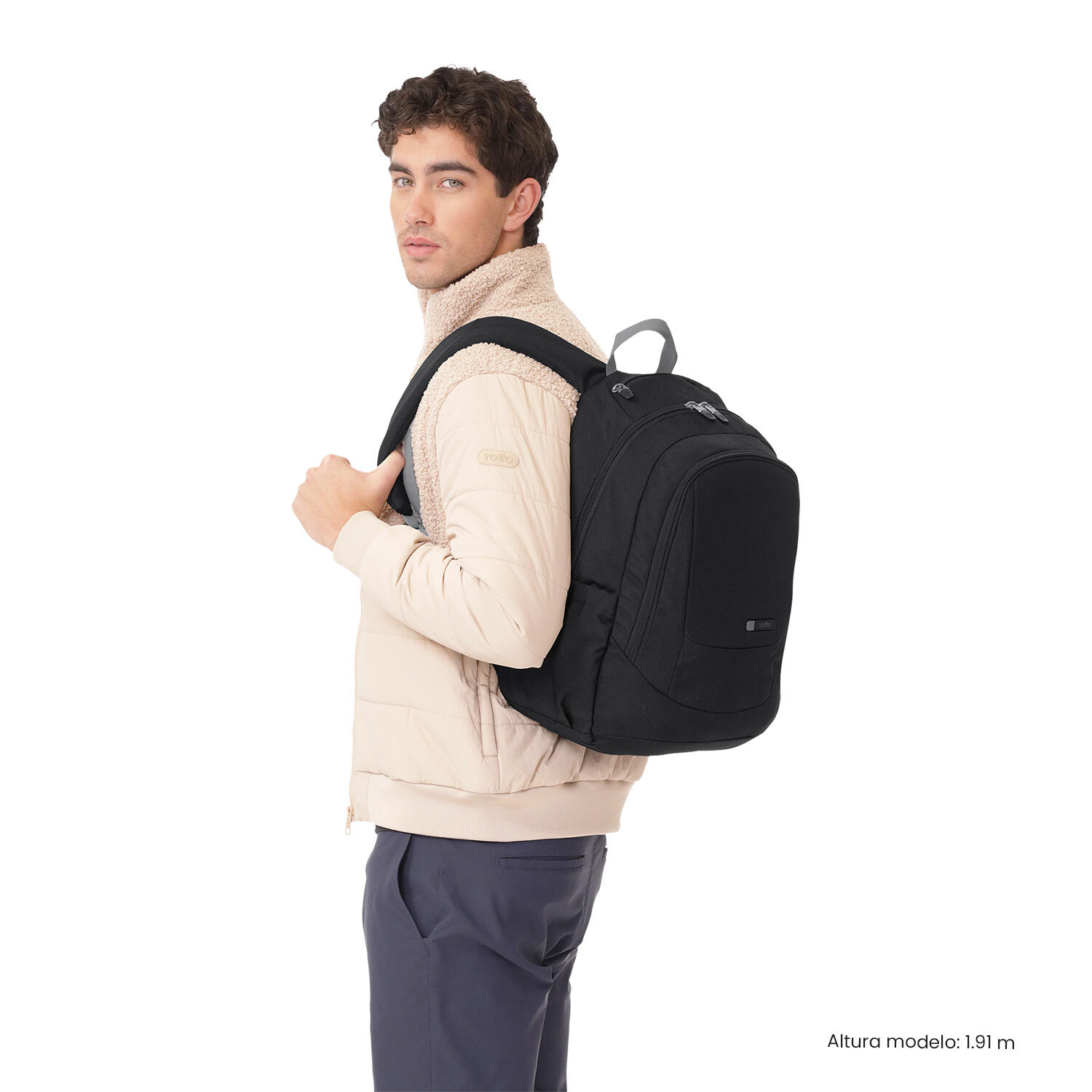 Totto Mochila urbana Goctal 3.0 Negro/Microchip Poliéster 32.5 x 44 x 18 cm 2/5