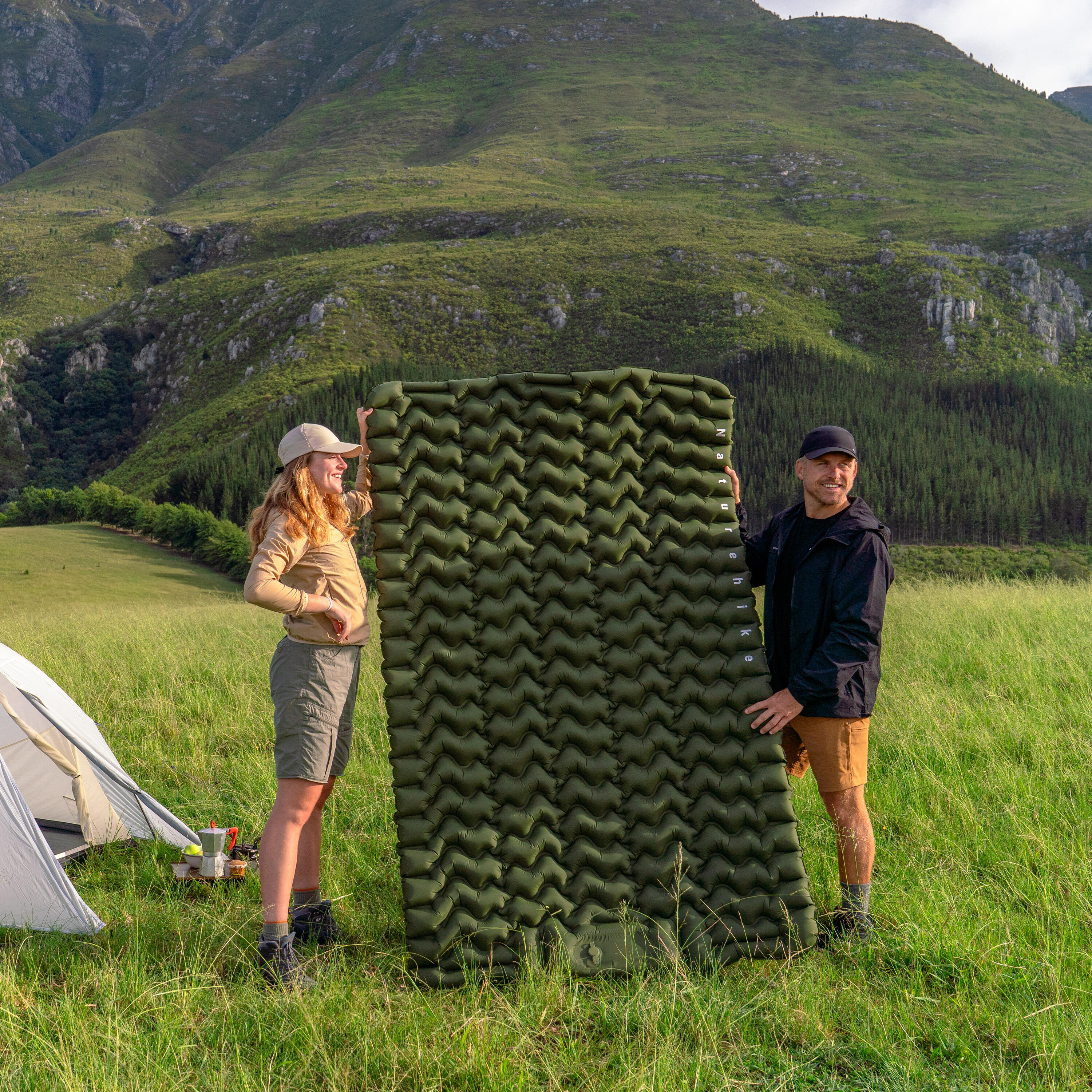 Colchoneta hinchable Naturehike doble FC01 Verde con bomba de pie 2/5