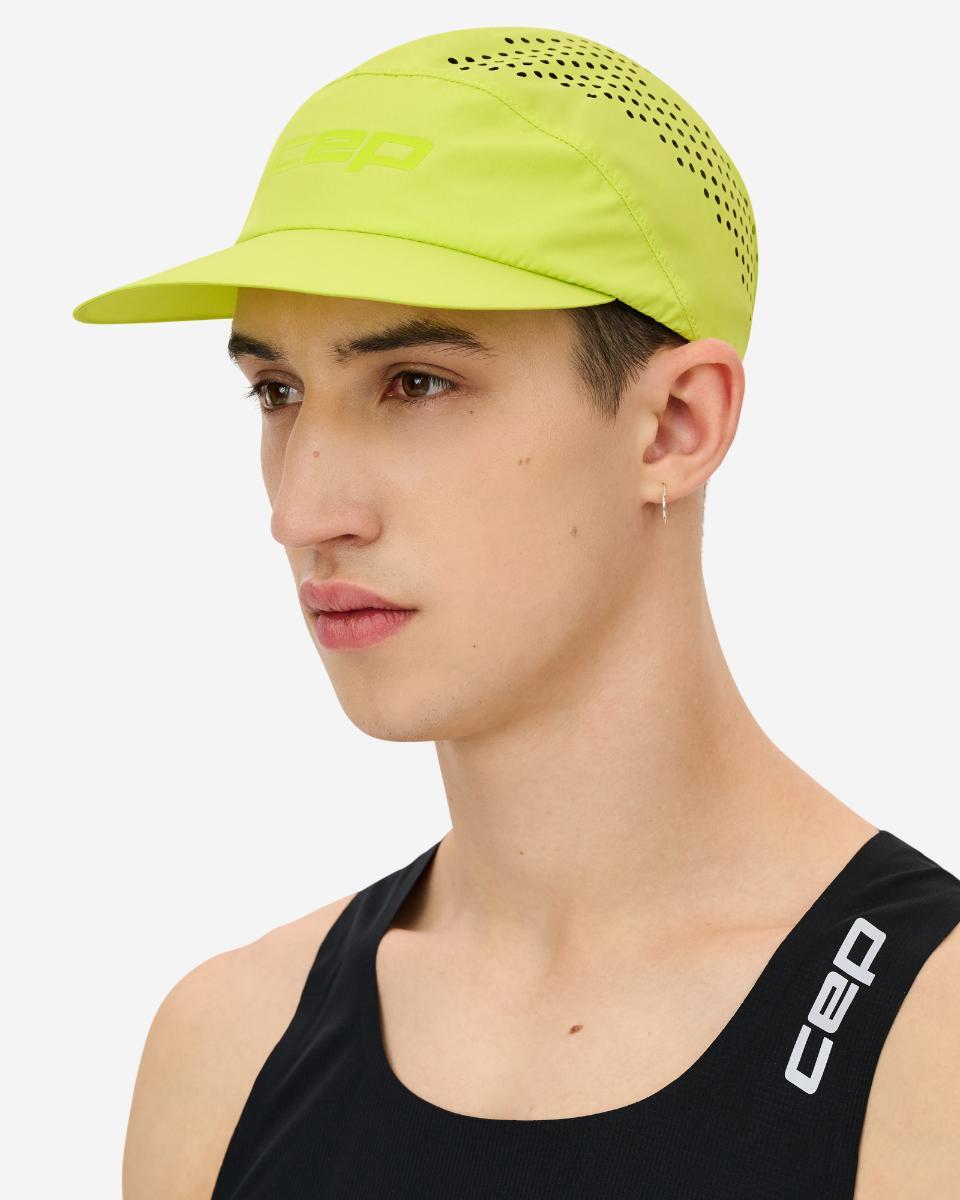 Czapka do biegania z daszkiem Pro Run Ultralight unisex 6/7