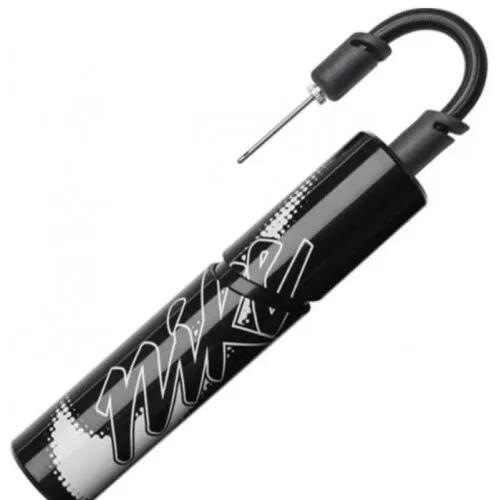 Pumpa na míče Nike Essential, kompaktní design 2/2