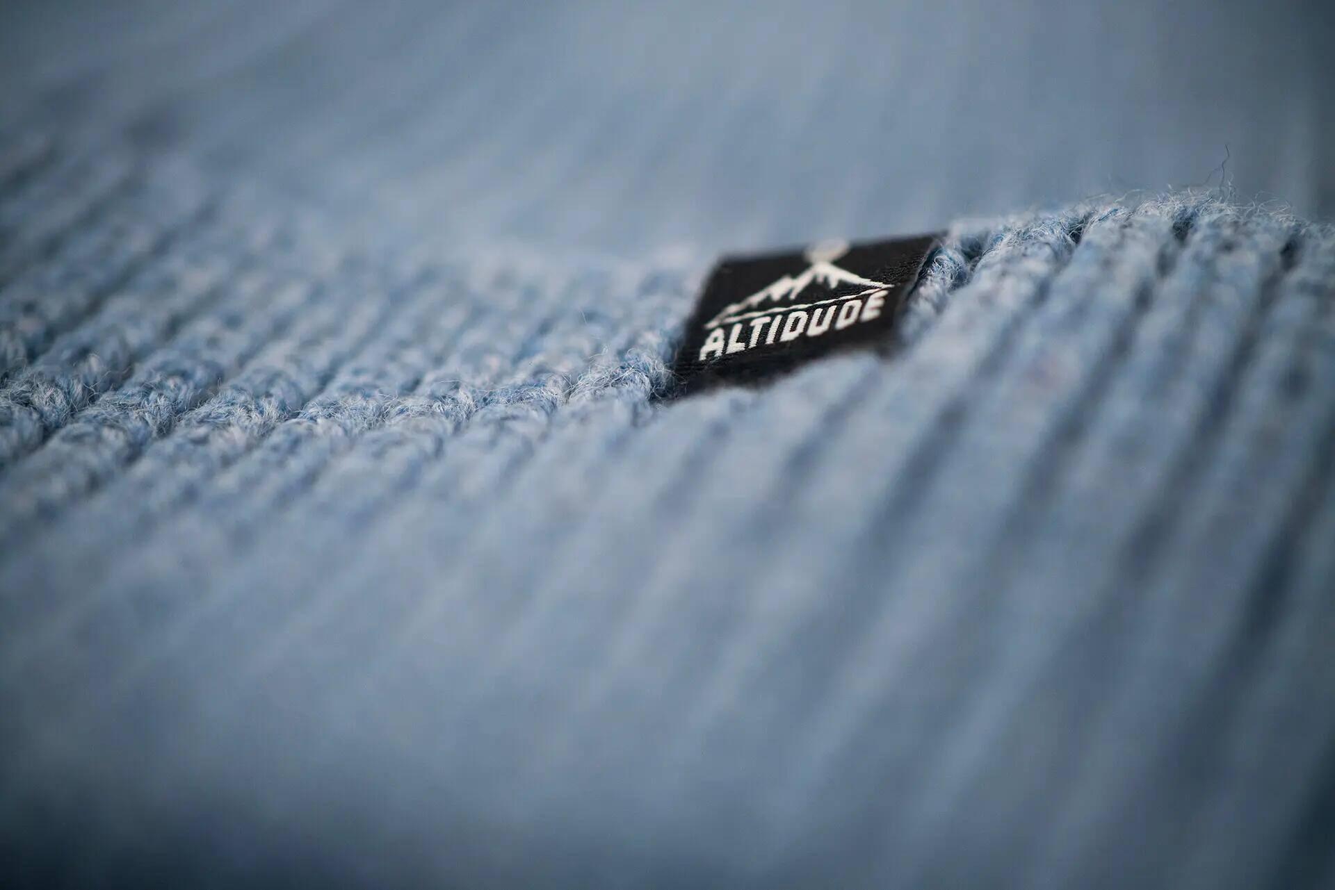 Solid – Sky Blue 3/5