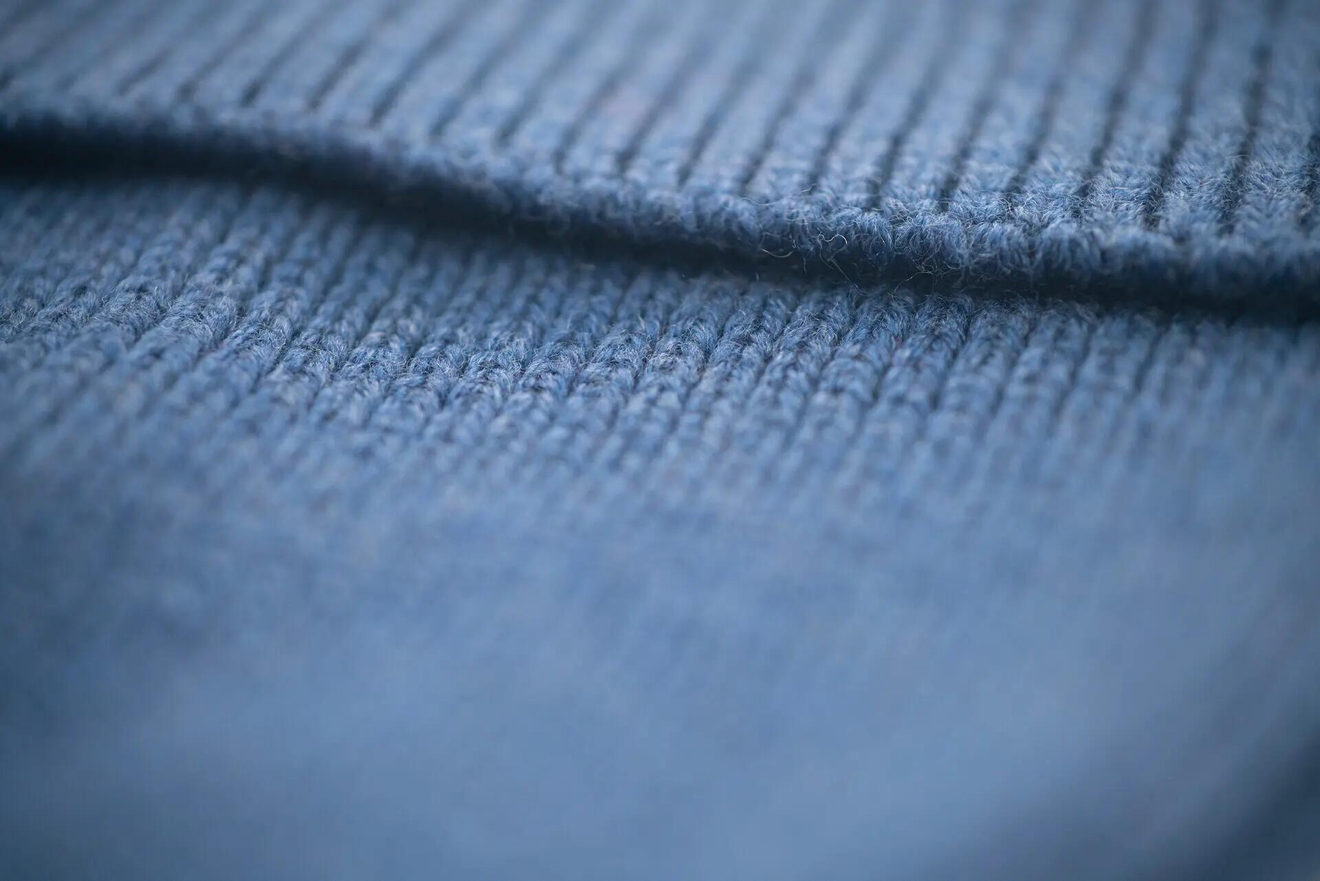 Solid – Blue 4/5