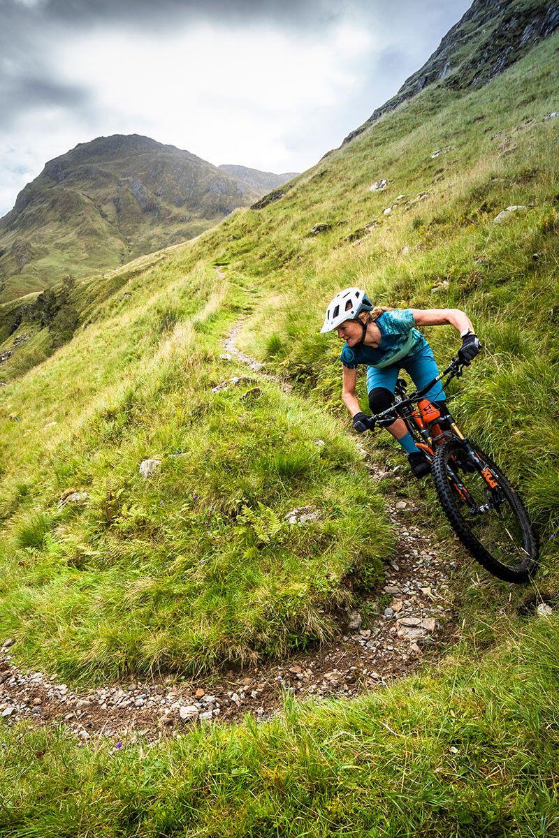 Pantaloncini Endura SingleTrack Lite Wine-Like da donna 2/3