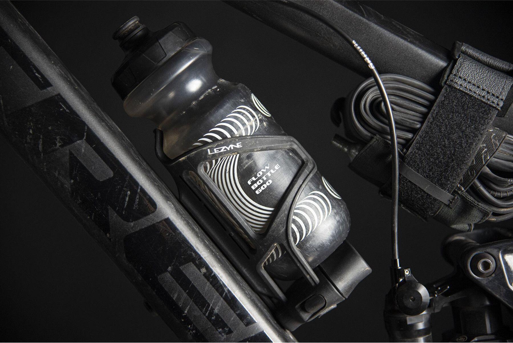 Lezyne Flow Bottle 600ml Rauchgrau 2/2