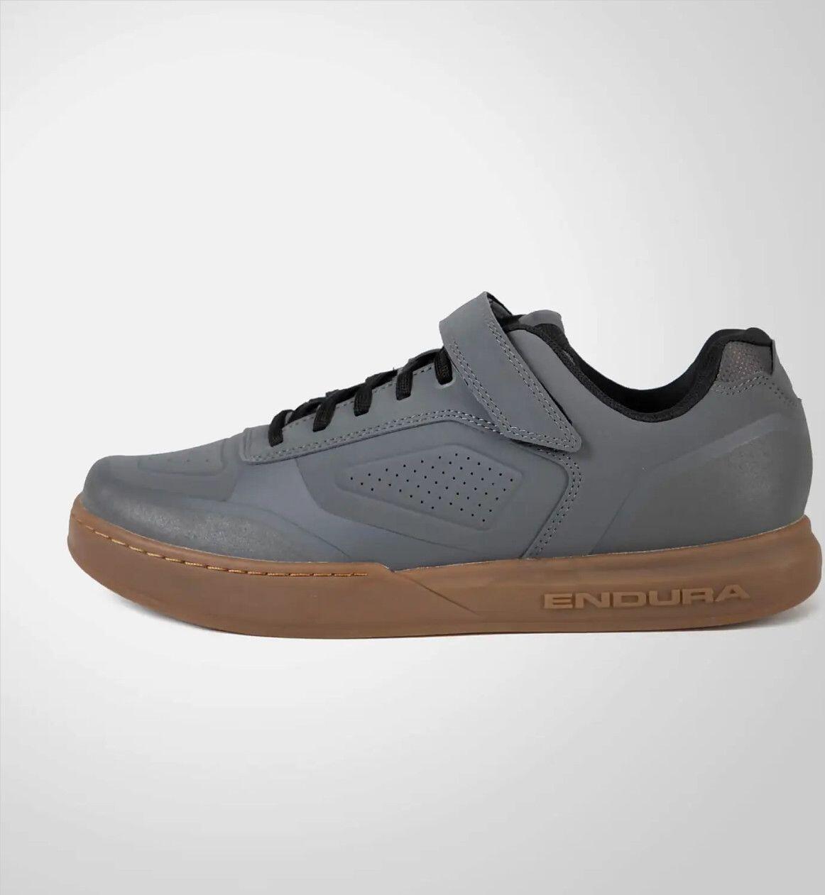 Herren Schuhe Mit Perforierten Stoffbahnen 3/5