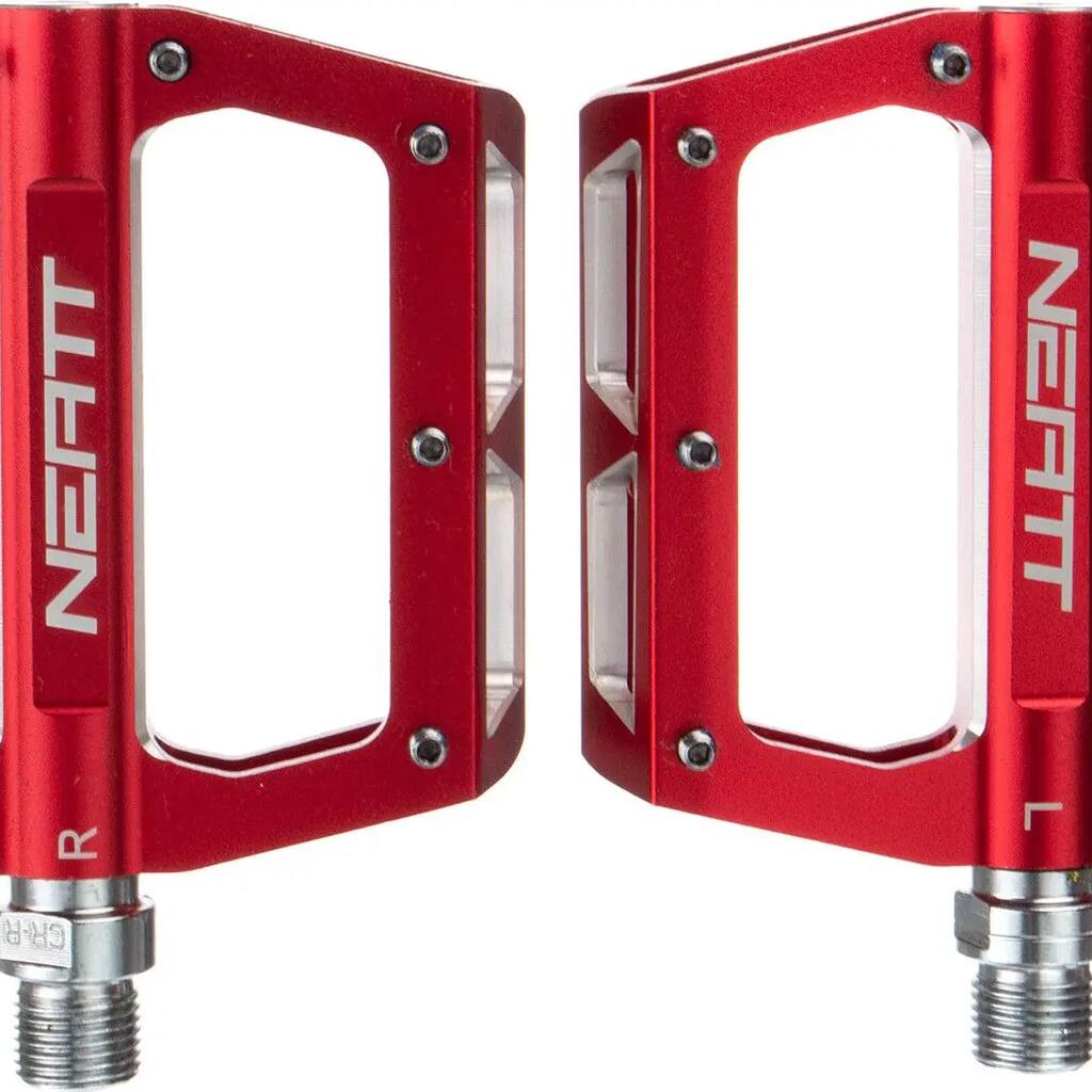 Pair of Neatt Attack V2 8 Pin Flat Pedals Red