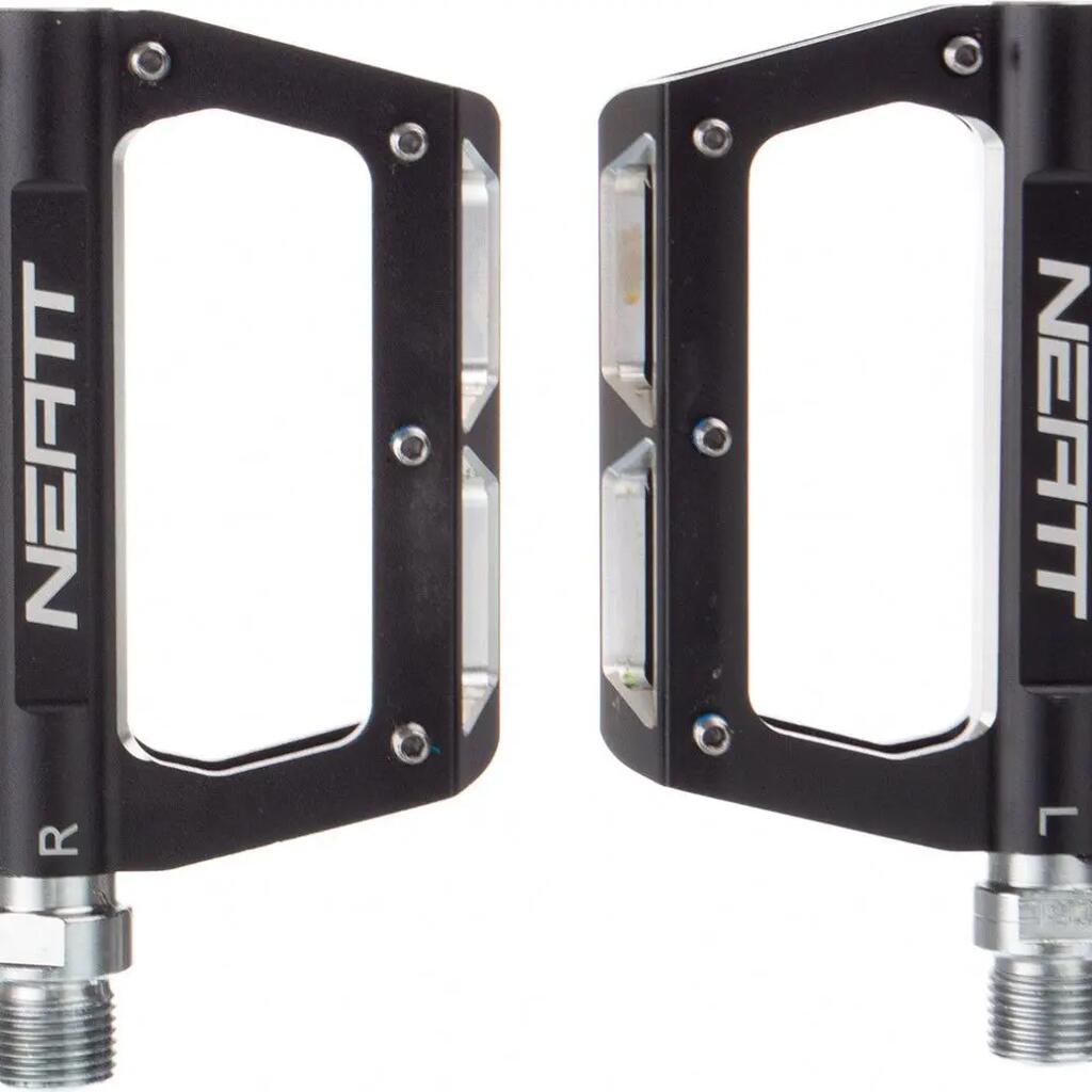 Pair of Flat Pedals Neatt Attack V2 8 Pins Black