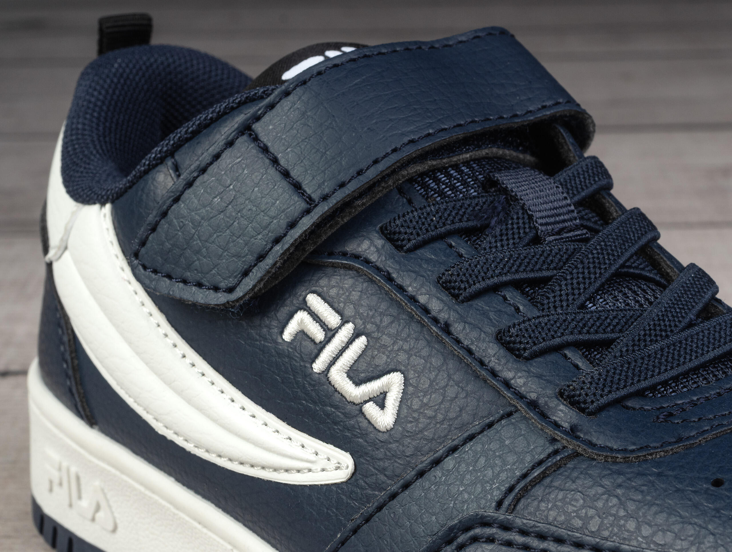 Buty dziecięce sportowe  na rzep Fila REGA NF VELCRO KIDS 6/6