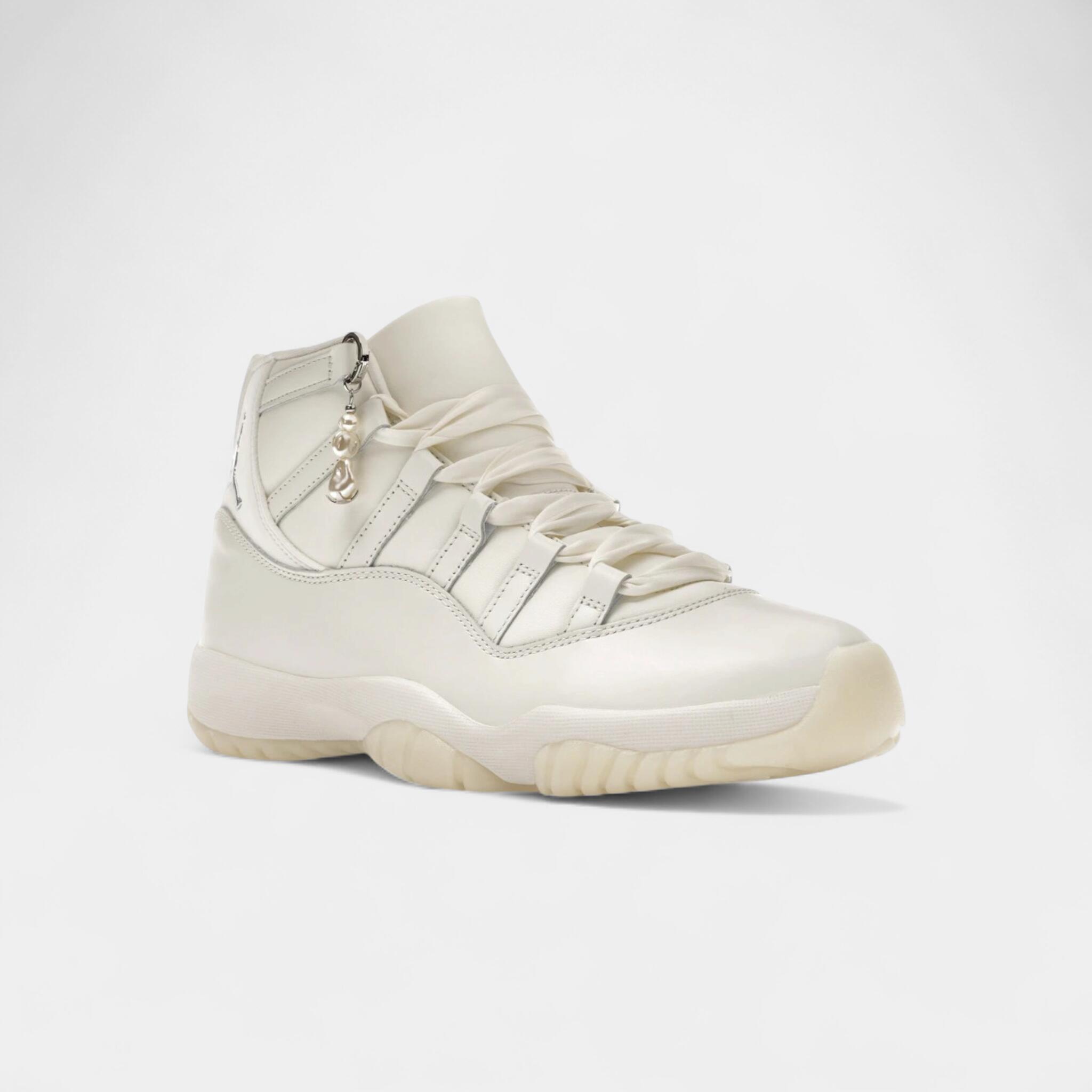 Jordan 11 Retro Pearl (Women's) 2/4