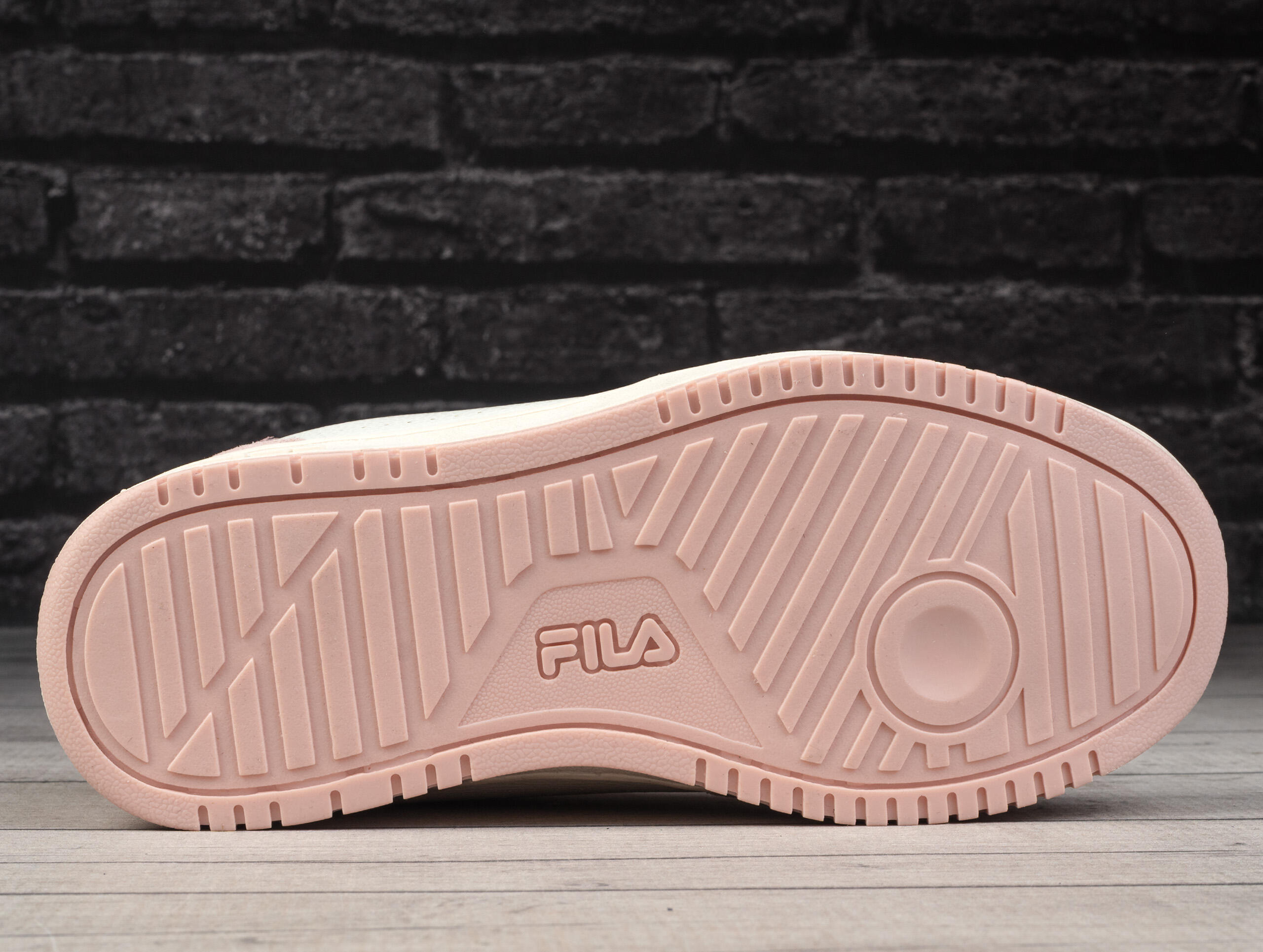 Buty damskie sneakersy sportowe Fila REGA S WMN 5/6