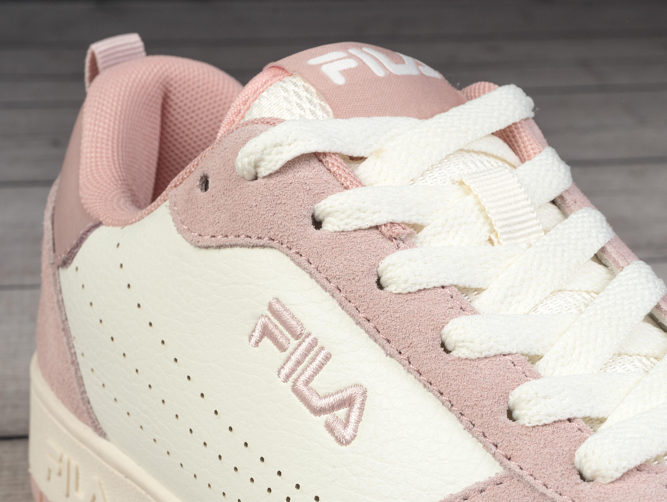 Buty damskie sneakersy sportowe Fila REGA S WMN 6/6