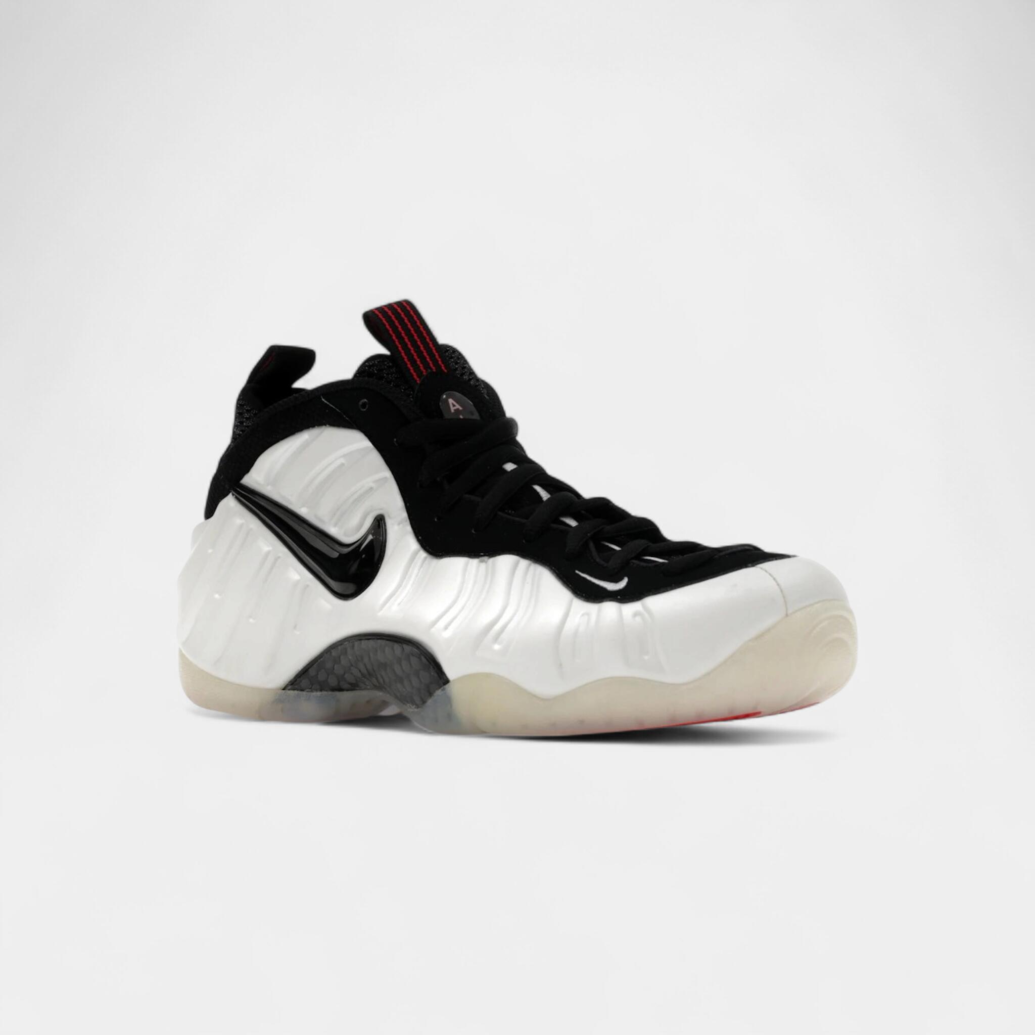 Nike Air Foamposite Pro Pearl (2025) 2/4