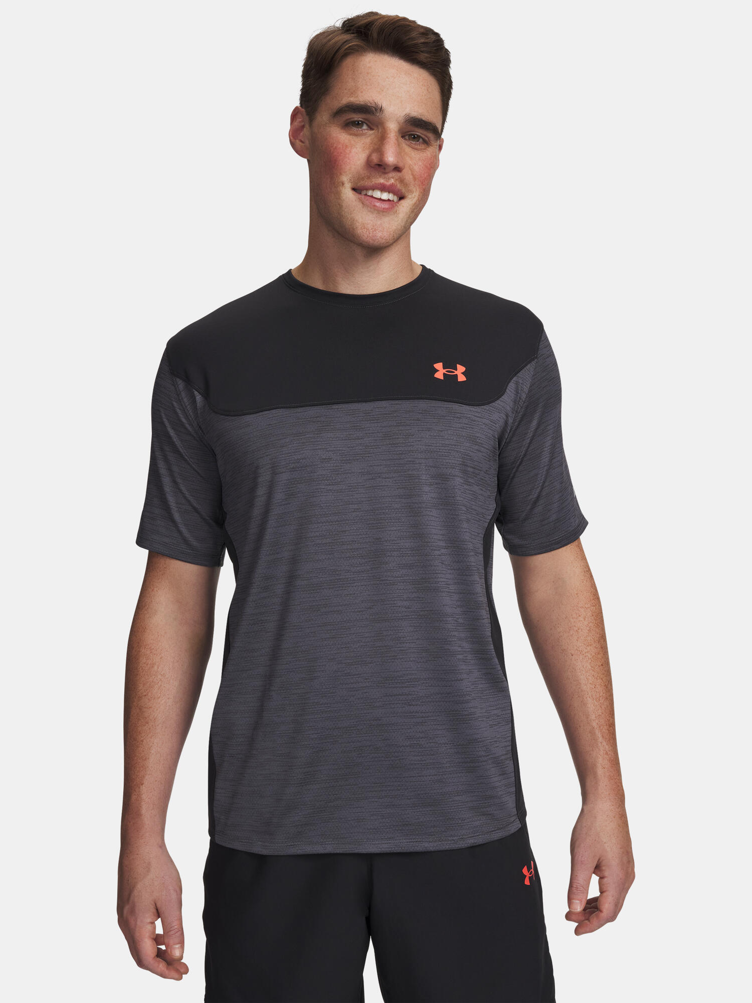 UNDER ARMOUR picture