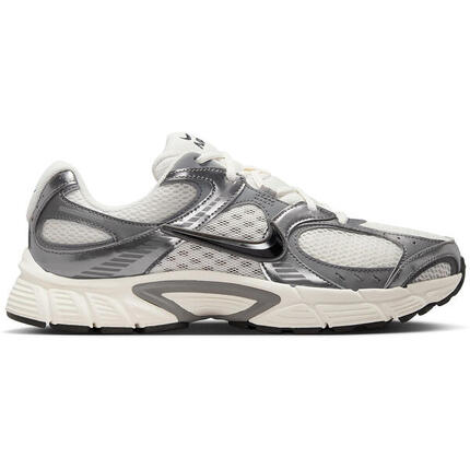 Sneaker NIKE V5 RNR