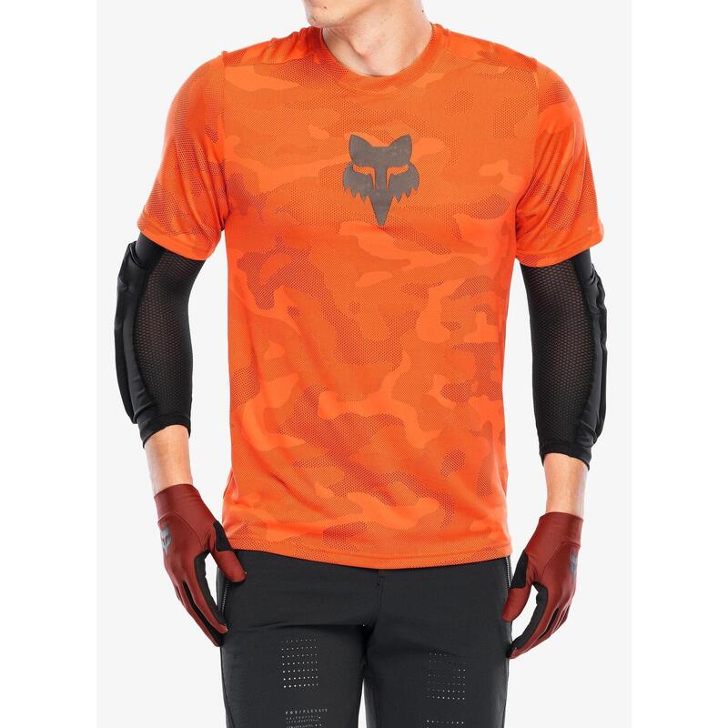 e5b98ce0-7eec-4527-964d-21fd23151310_c1