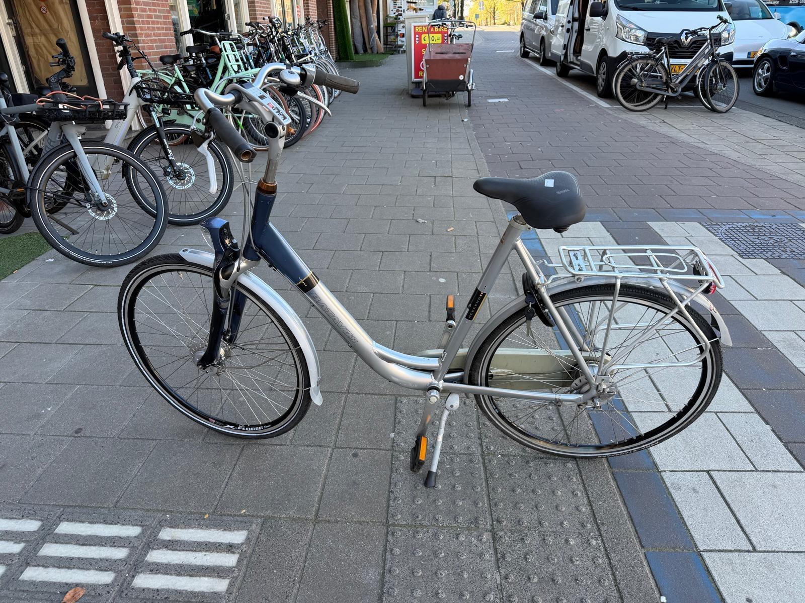 Batavus Weekend, Front dynamo, metal/grijs 2/5