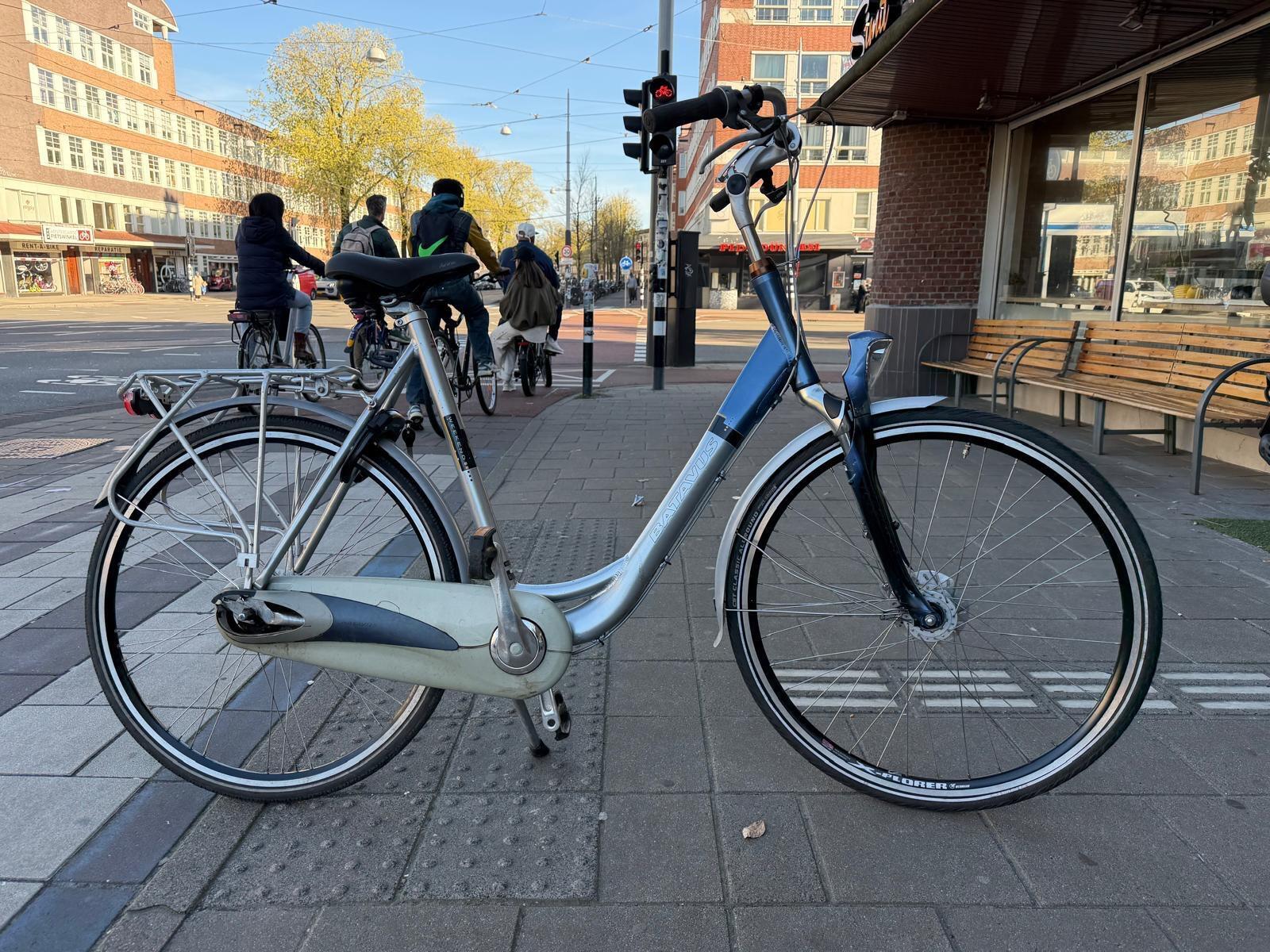 Batavus Weekend, Front dynamo, metal/grijs 4/5