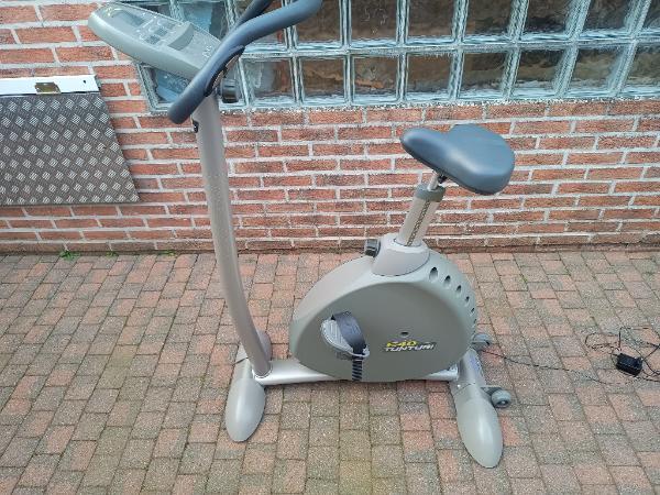 Tussen Particulieren - Hometrainer Tunturi E40 1/6