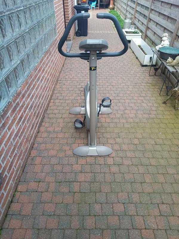Tussen Particulieren - Hometrainer Tunturi E40 3/6