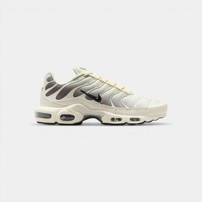 Nike air max plus light orewood brown cave stone