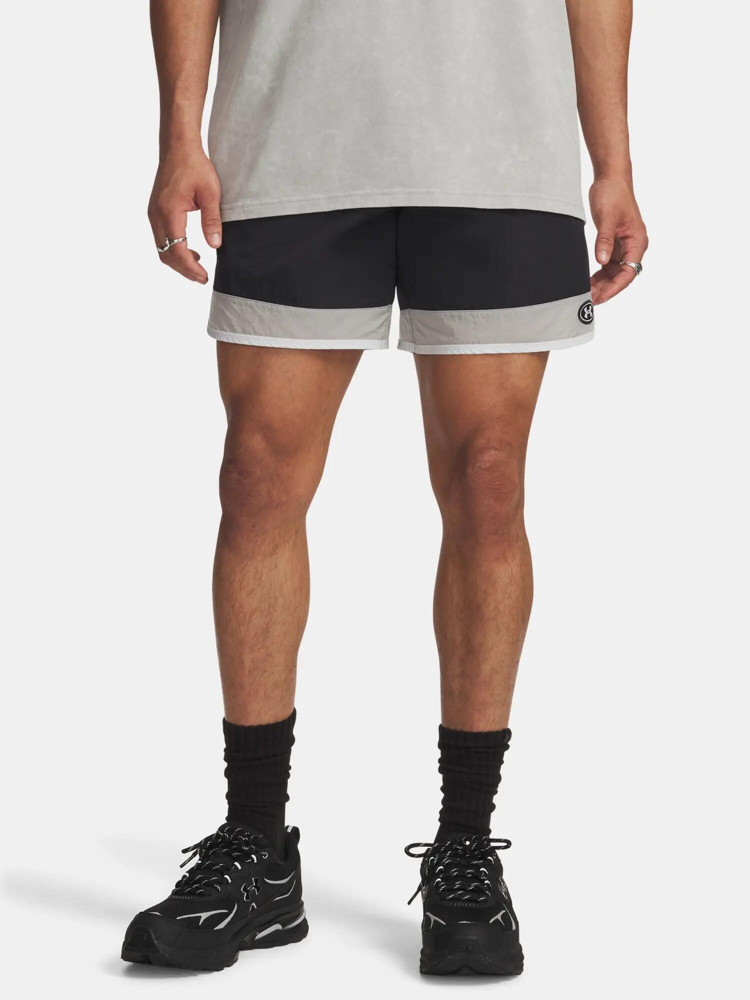 UNDER ARMOUR picture
