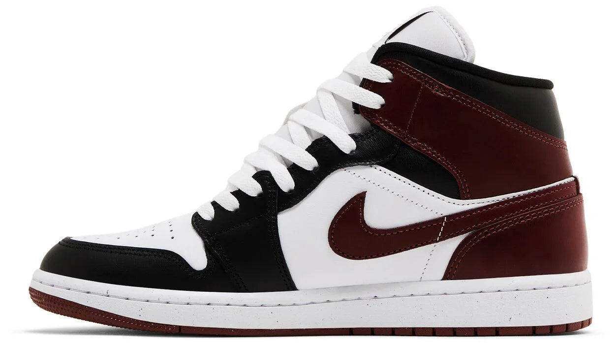 Air Jordan 1 Mid SE Dark Pony 2/5