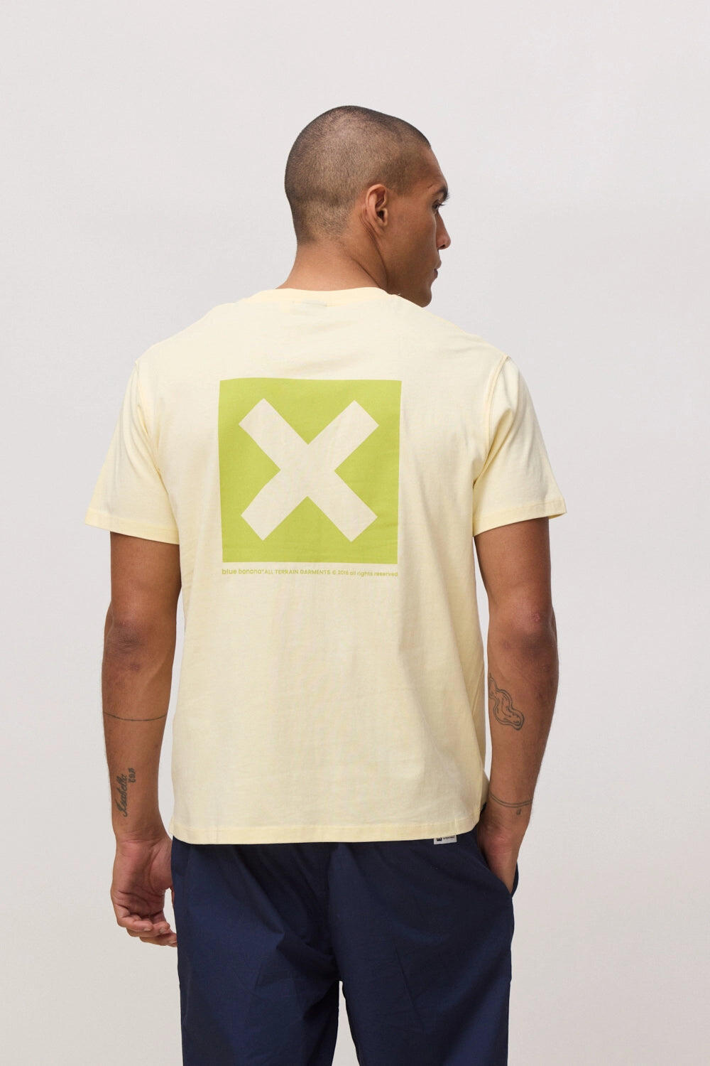 Camiseta Blue Banana Light Yellow de Algodón 100% Orgánico 2/6