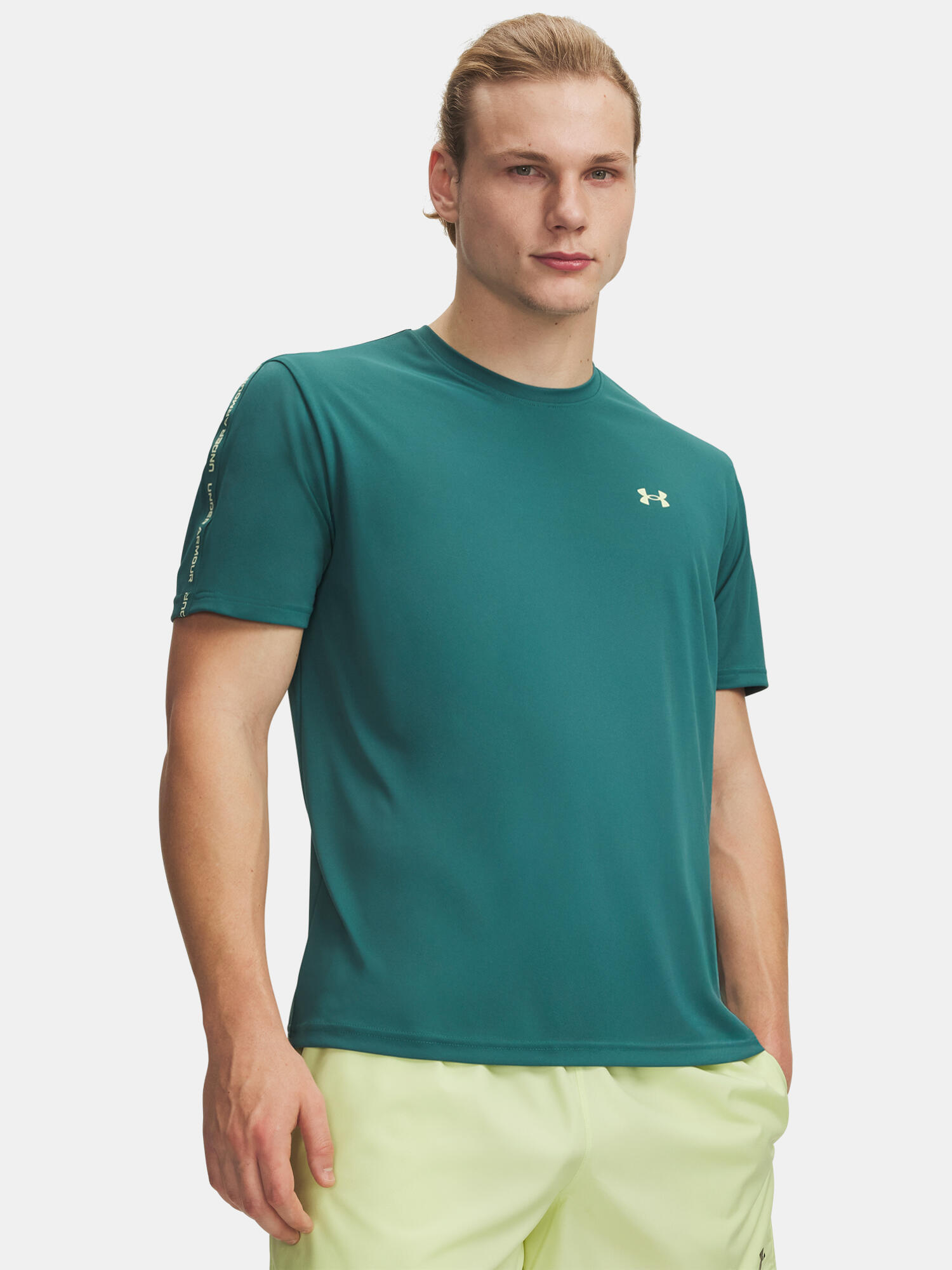 UNDER ARMOUR picture