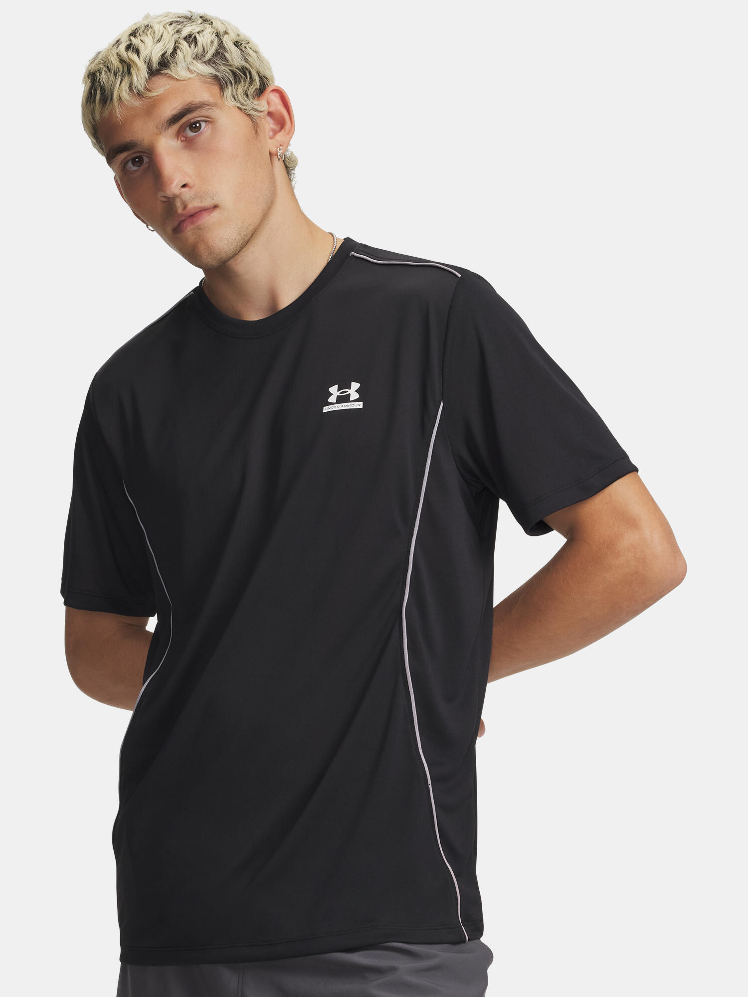 UNDER ARMOUR picture