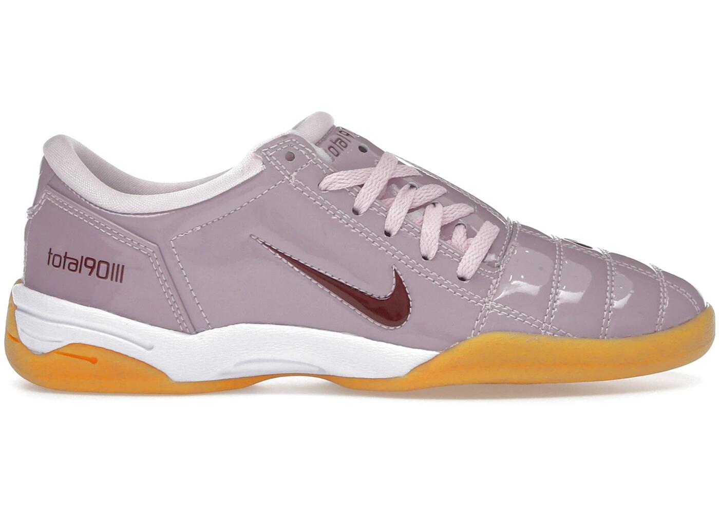 Nike Women's Total 90 2/2