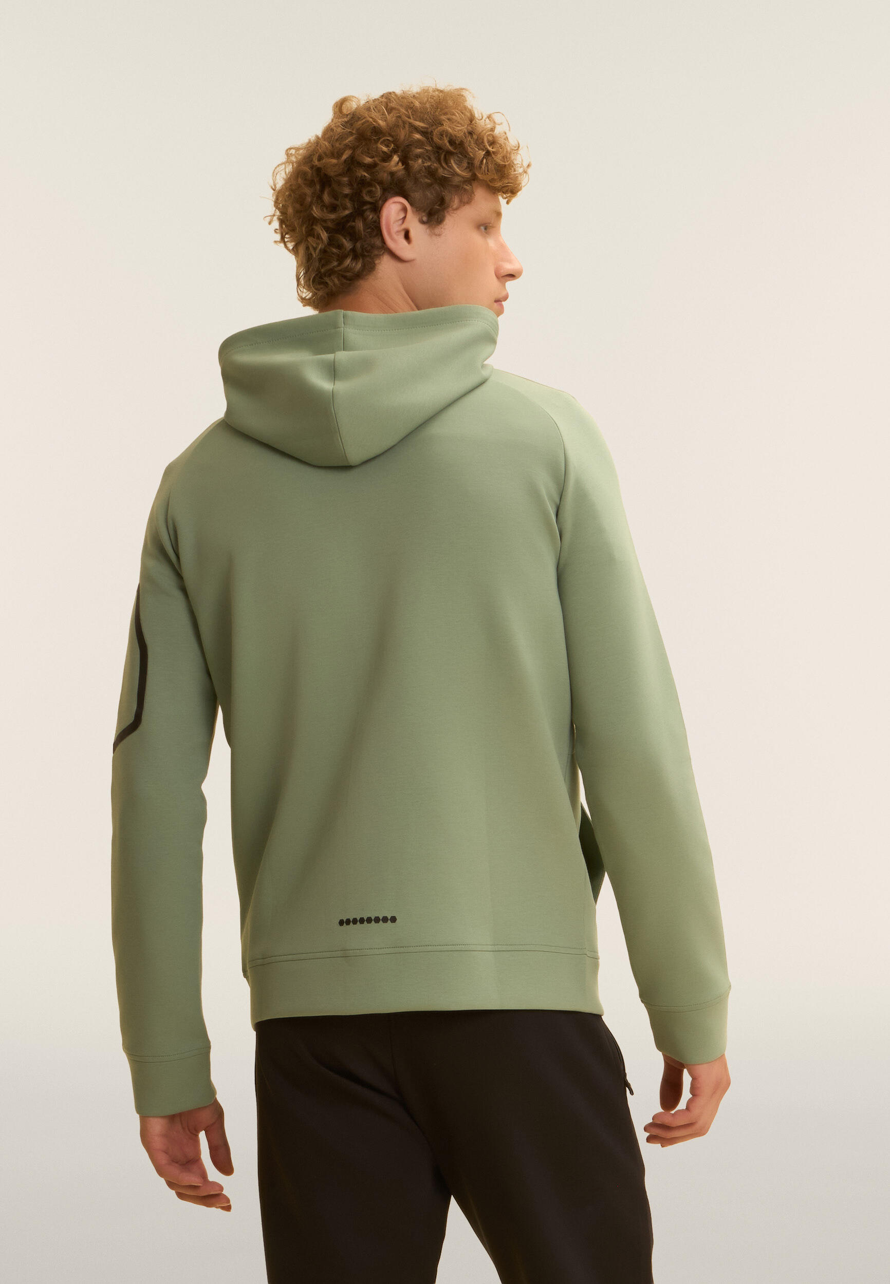 Felpa con cappuccio full zip in tessuto tecnico 3/4