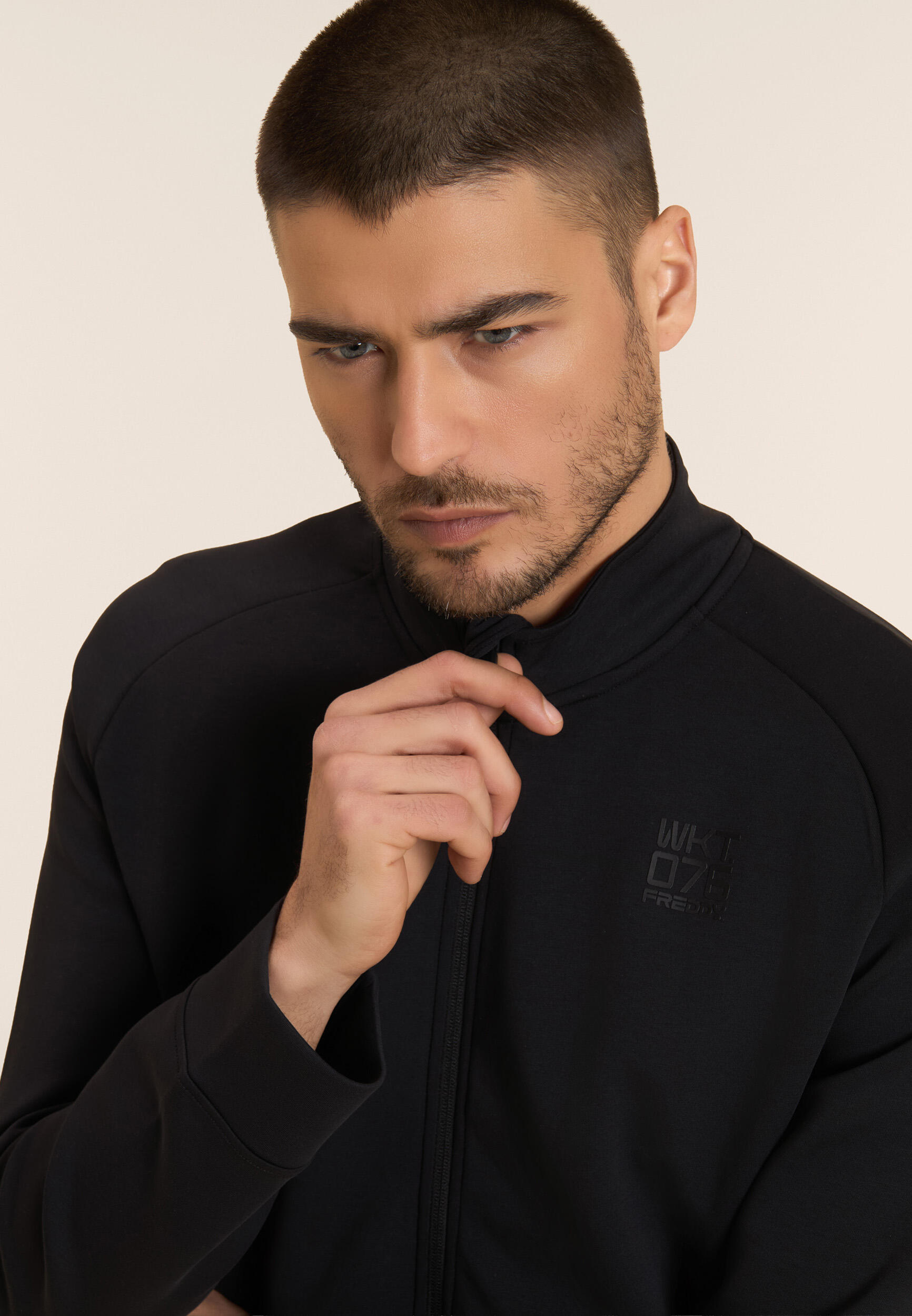 Sweat-shirt à fermeture éclair intégrale à col montant en tissu technique 4/5
