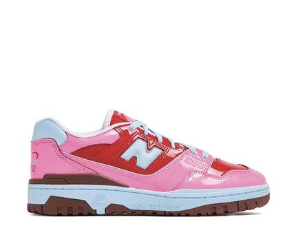 New Balance 550 femmes écru avec accents rouge et bleu