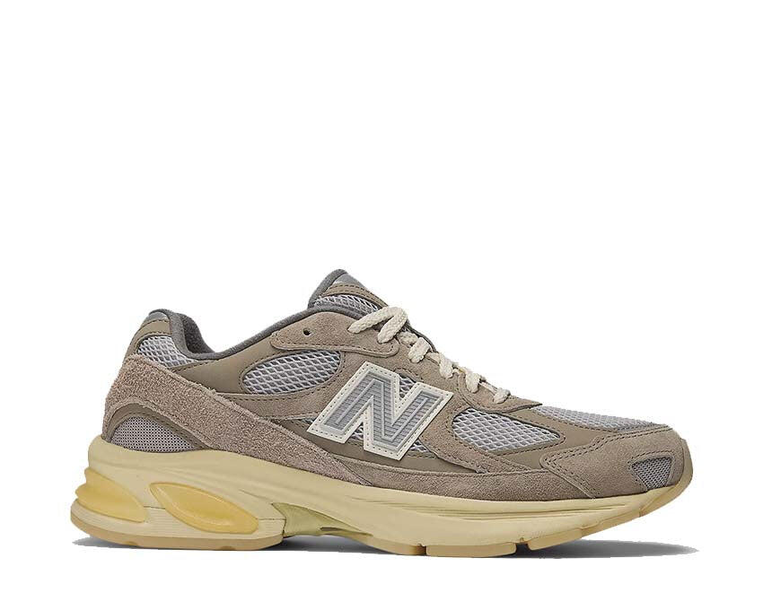 NEW BALANCE picture